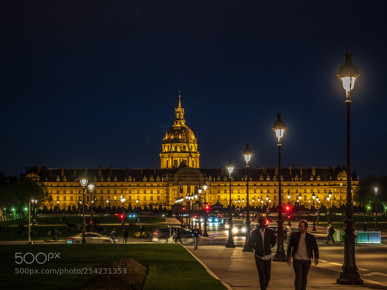 Olympus OM-D E-M5 II sample photo. Somewhere in paris photography