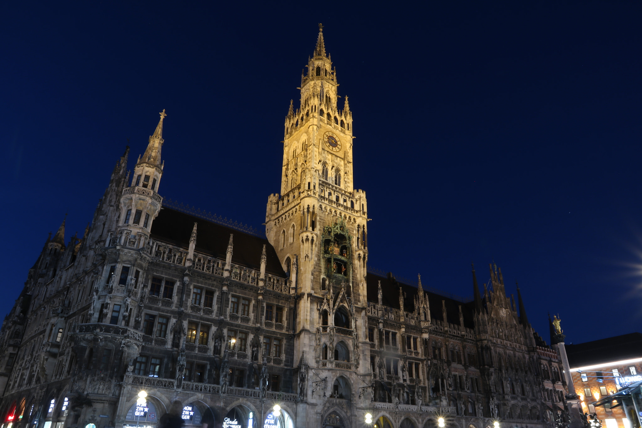 Canon EOS M6 sample photo. Neues rathaus, munich photography
