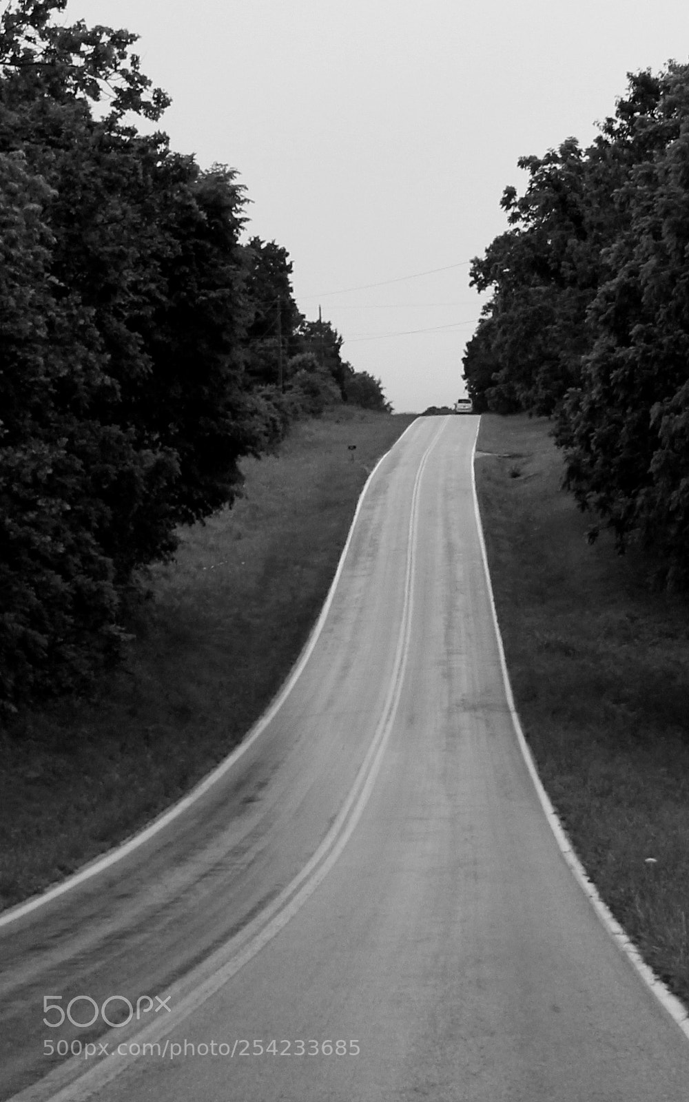 Canon EOS 700D (EOS Rebel T5i / EOS Kiss X7i) sample photo. Black and white road photography