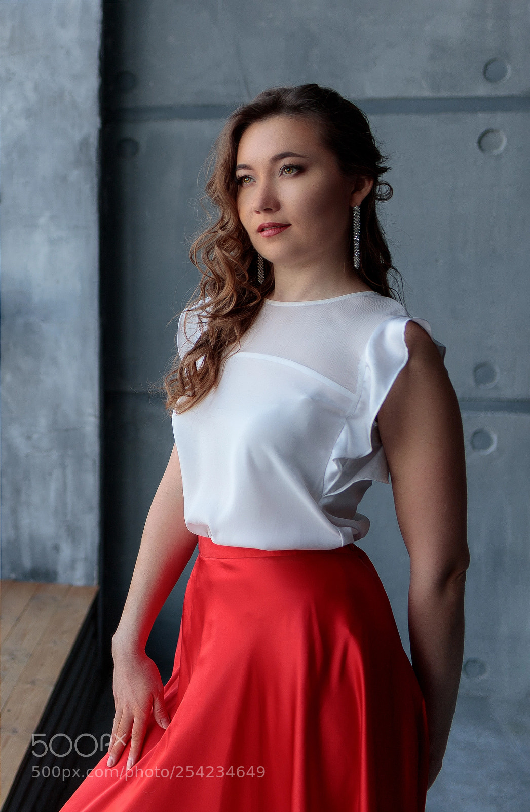 Canon EOS 6D Mark II sample photo. Woman in the red photography
