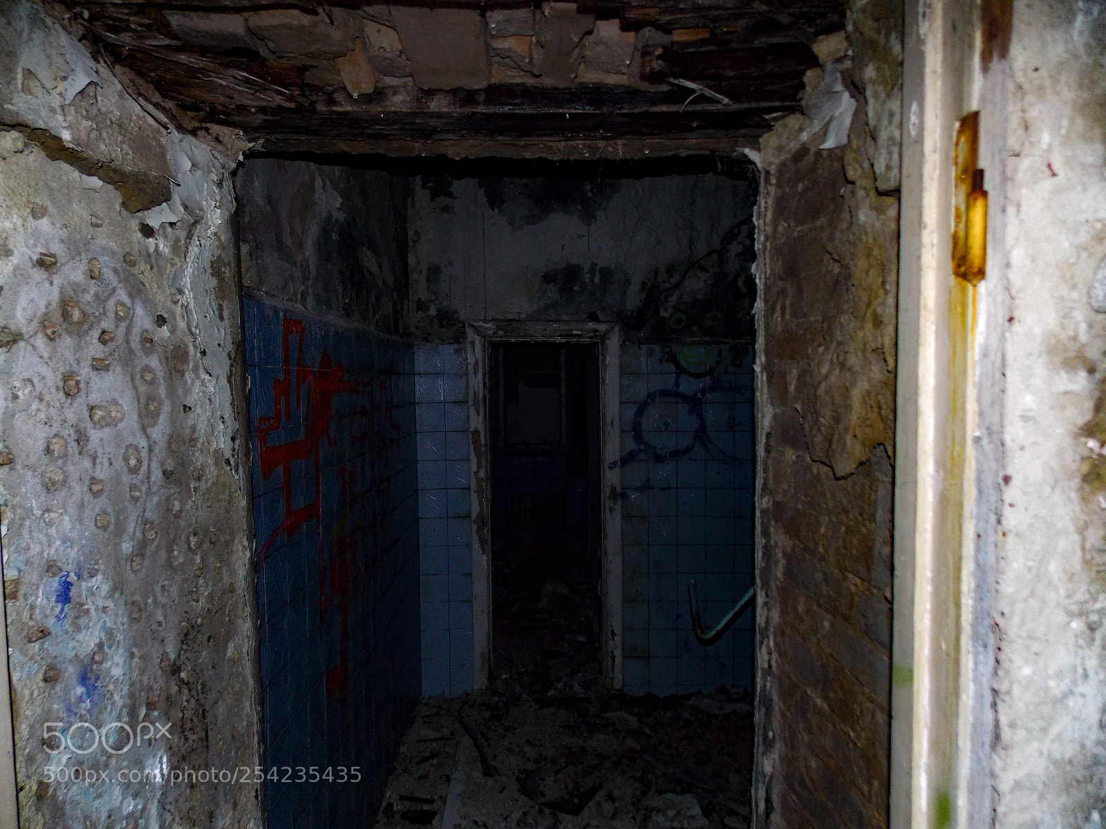Nikon Coolpix L810 sample photo. Abandoned night photography