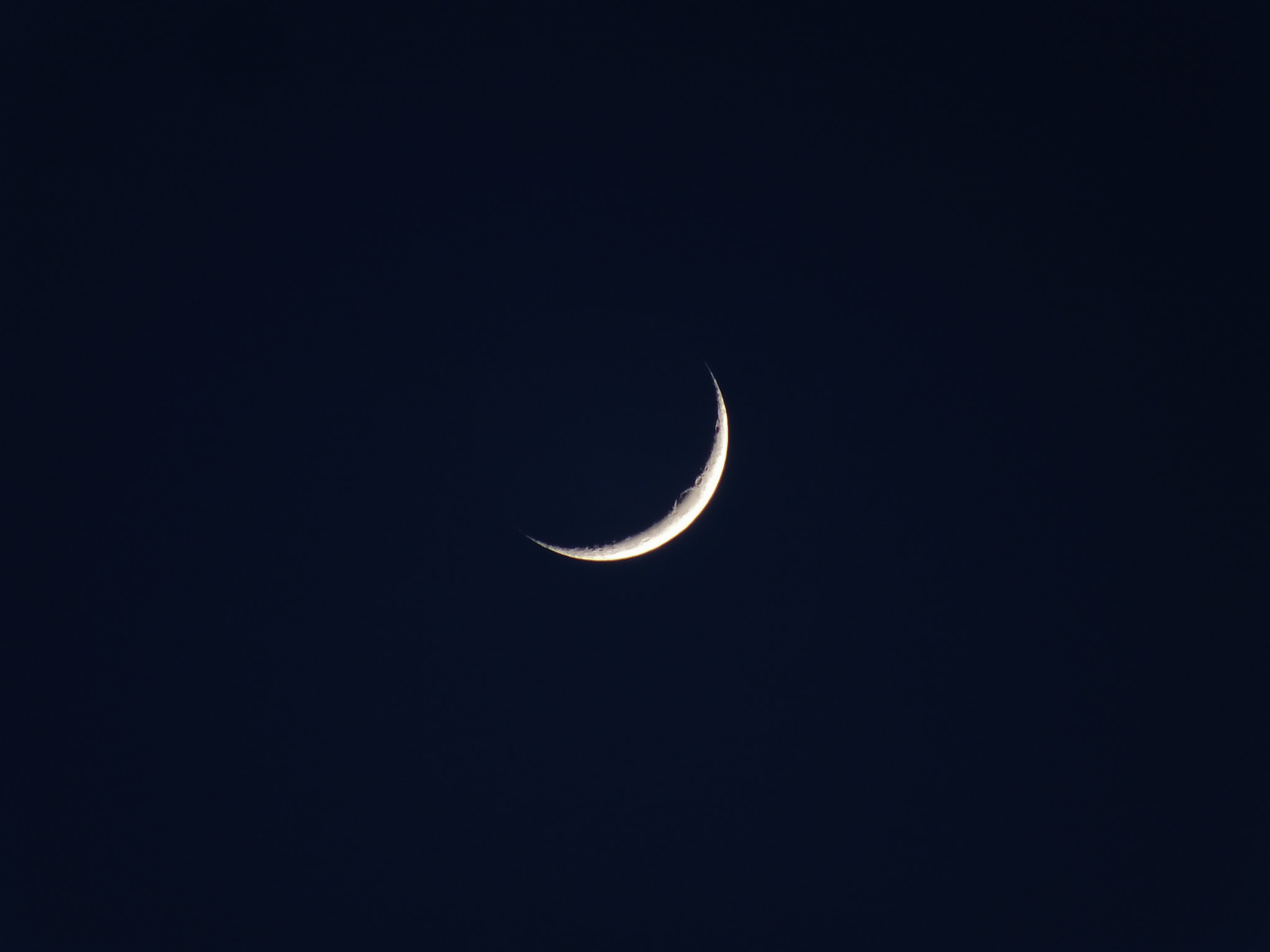Fujifilm FinePix HS35EXR sample photo. New moon photography