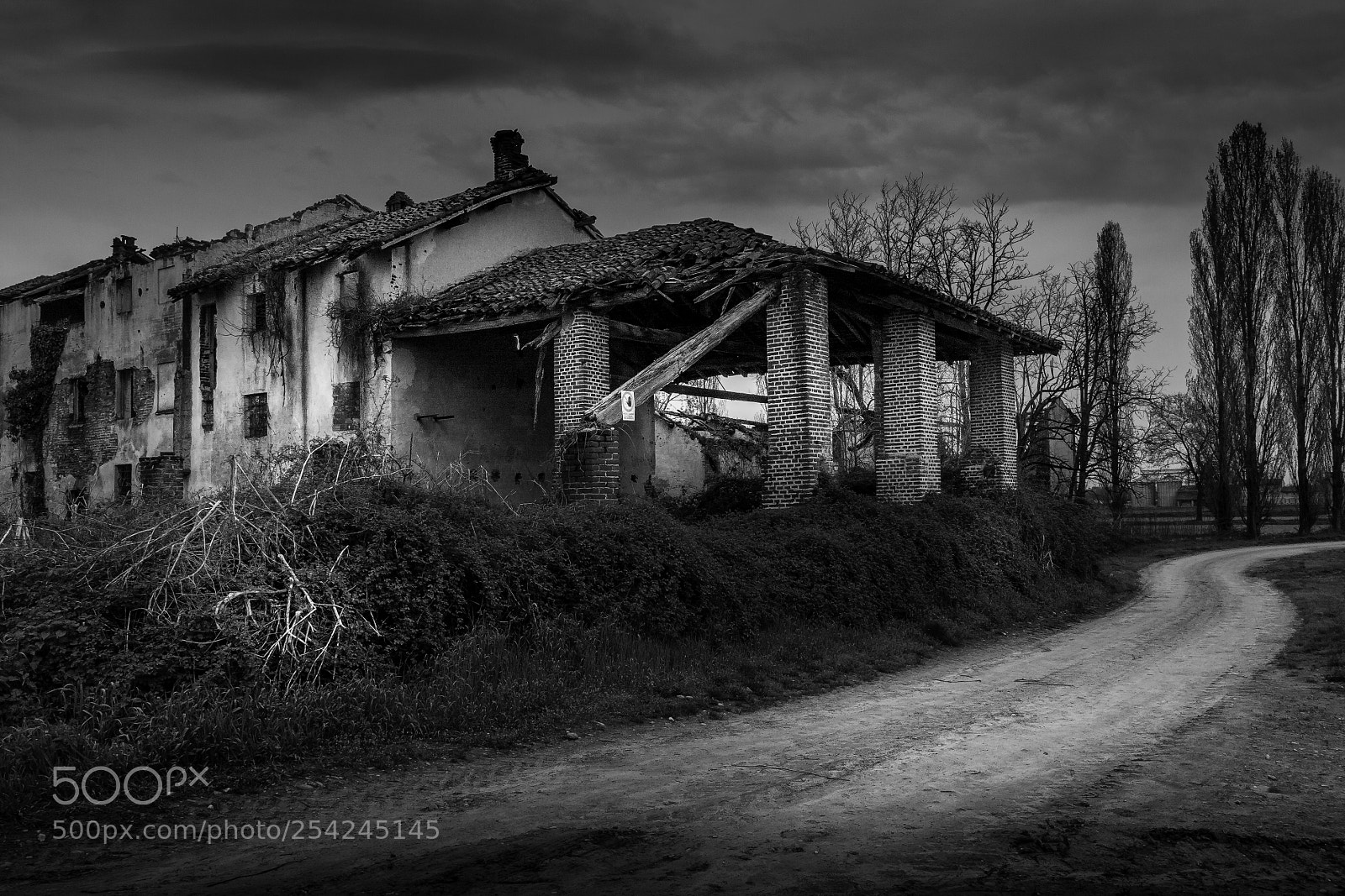 Canon EOS 40D sample photo. Abandoned farmhouse pt 2 photography