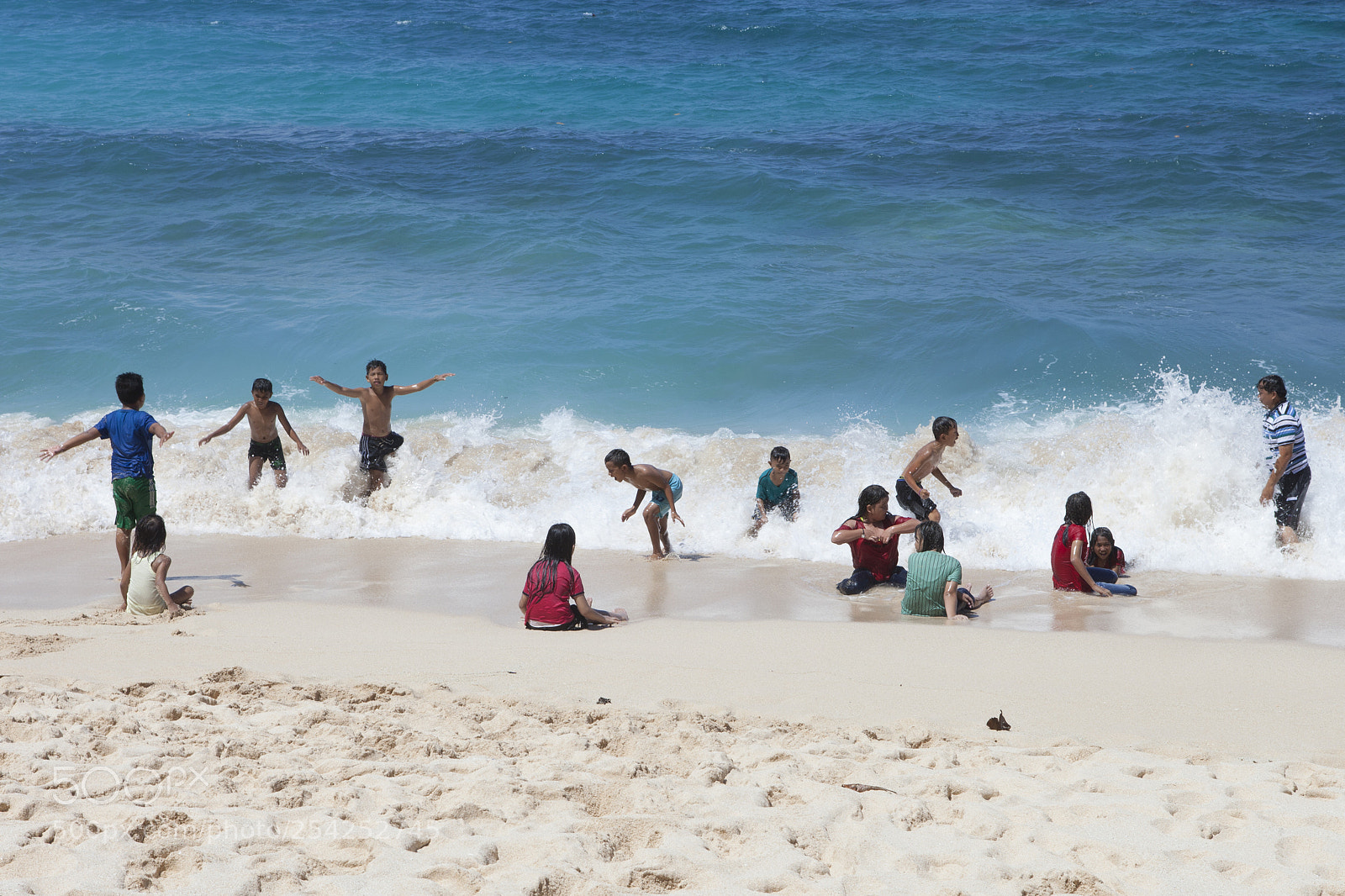 Canon EOS 5D Mark II sample photo. Playing with the waves photography