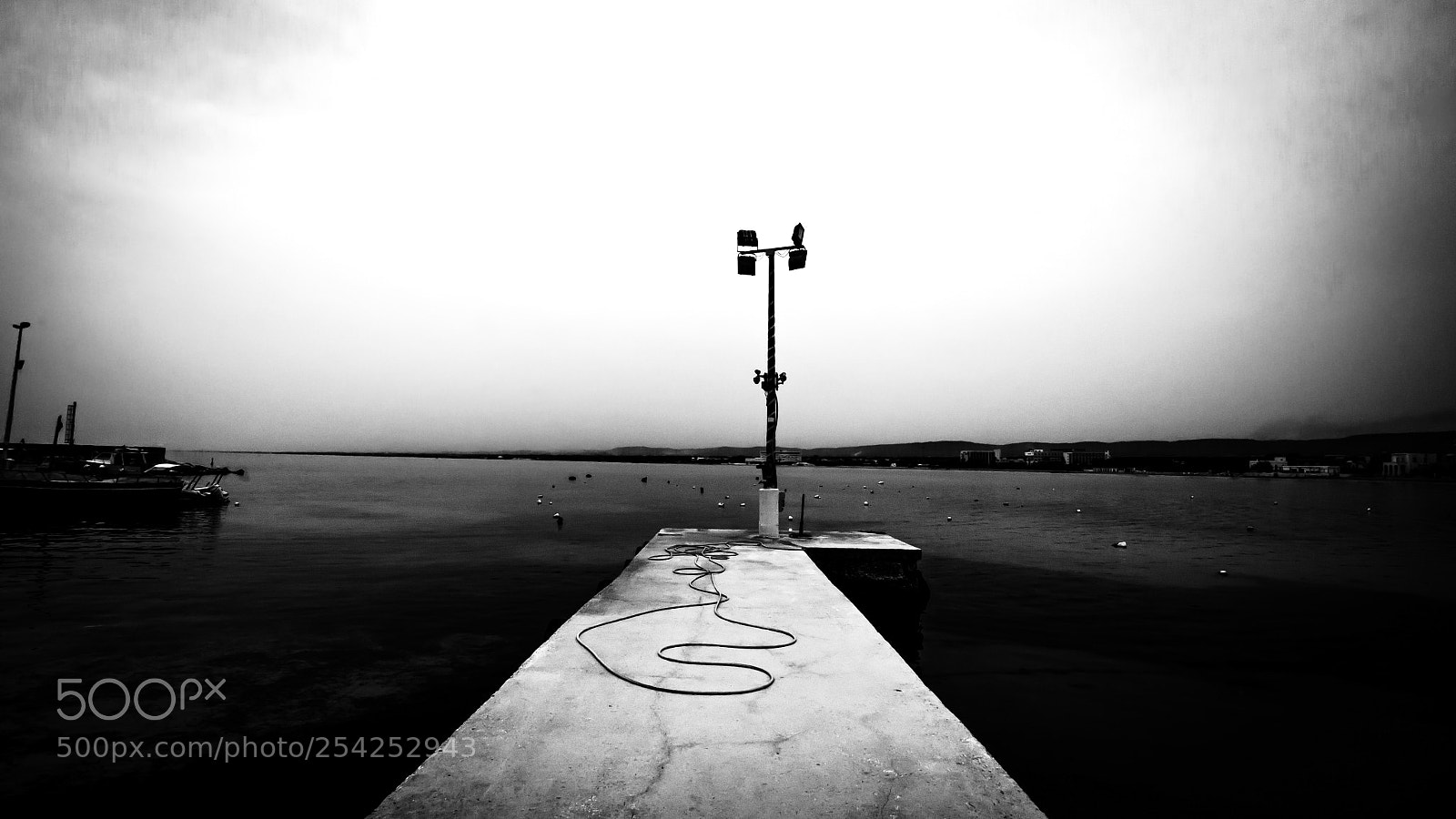 Nikon D5100 sample photo. In fondo un lampione photography