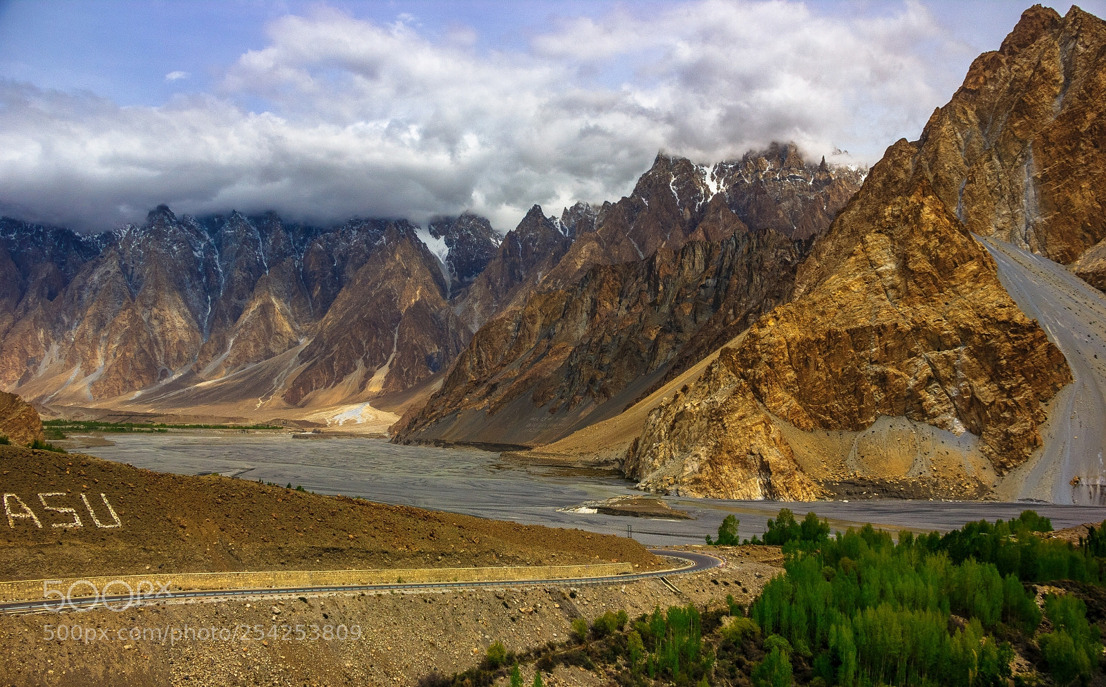 Canon EOS 550D (EOS Rebel T2i / EOS Kiss X4) sample photo. Passu kkh photography