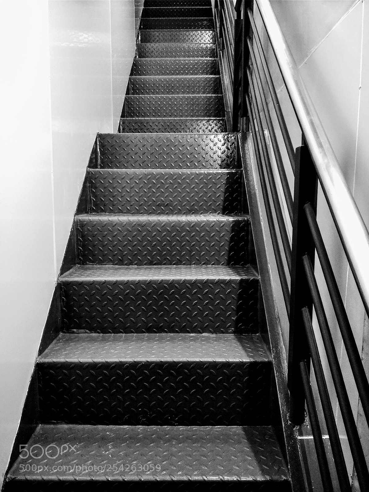 OnePlus 5T sample photo. The secret staircase photography
