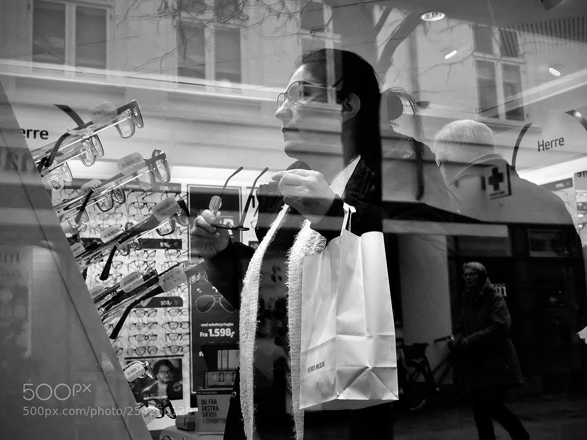 Fujifilm X-Pro2 sample photo. Trying frames photography