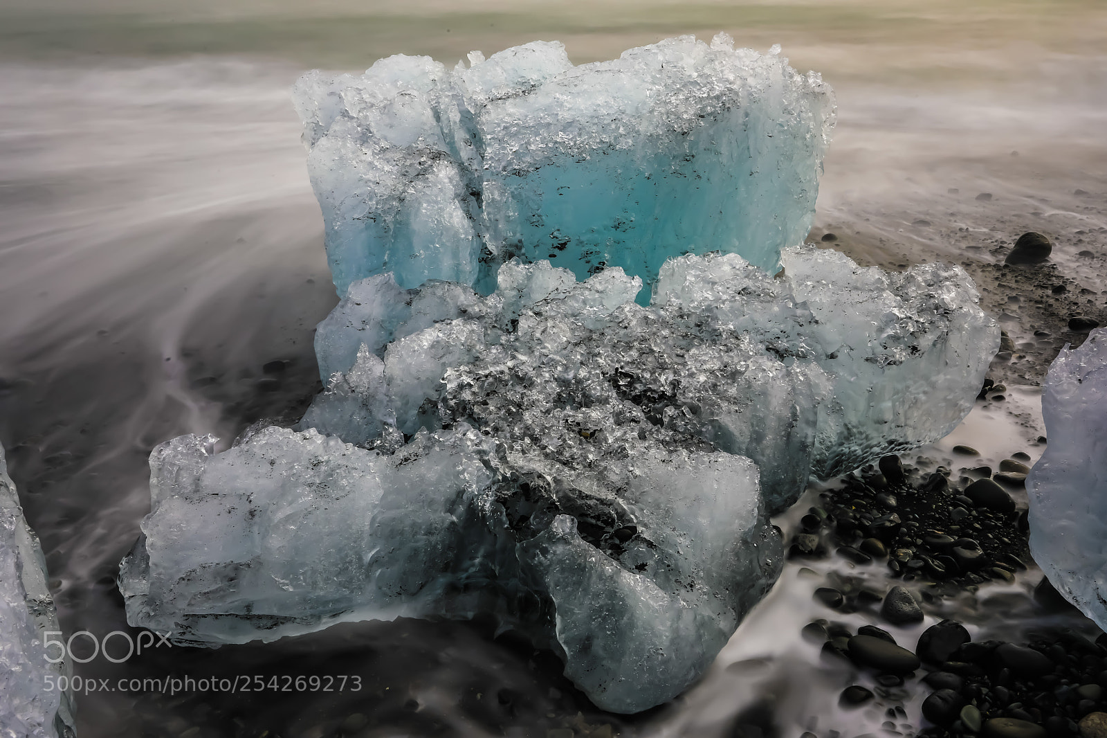 Canon EOS 5D Mark IV sample photo. Black sand beach photography