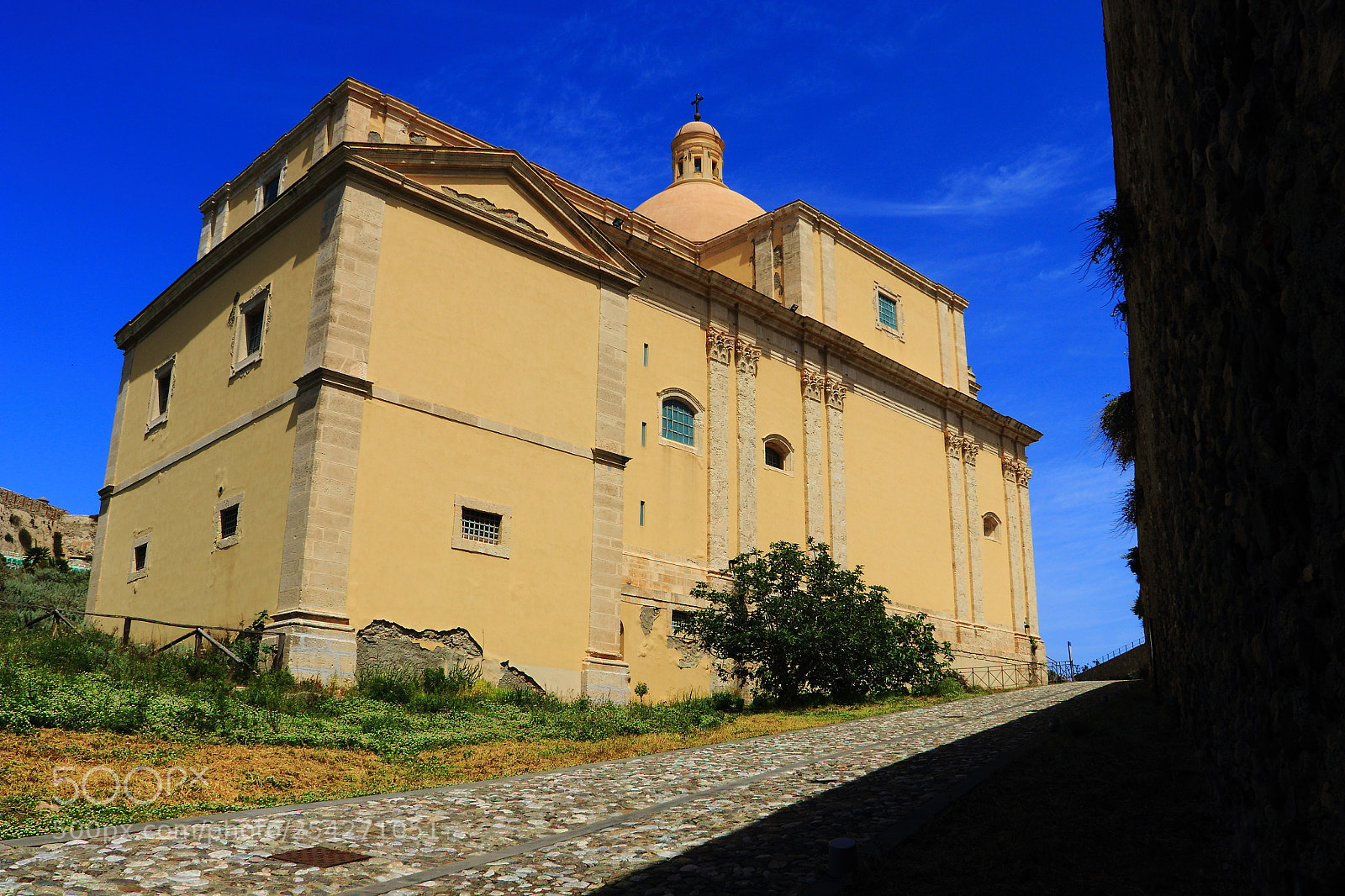 Canon EOS 80D sample photo. La chiesa dentro il photography