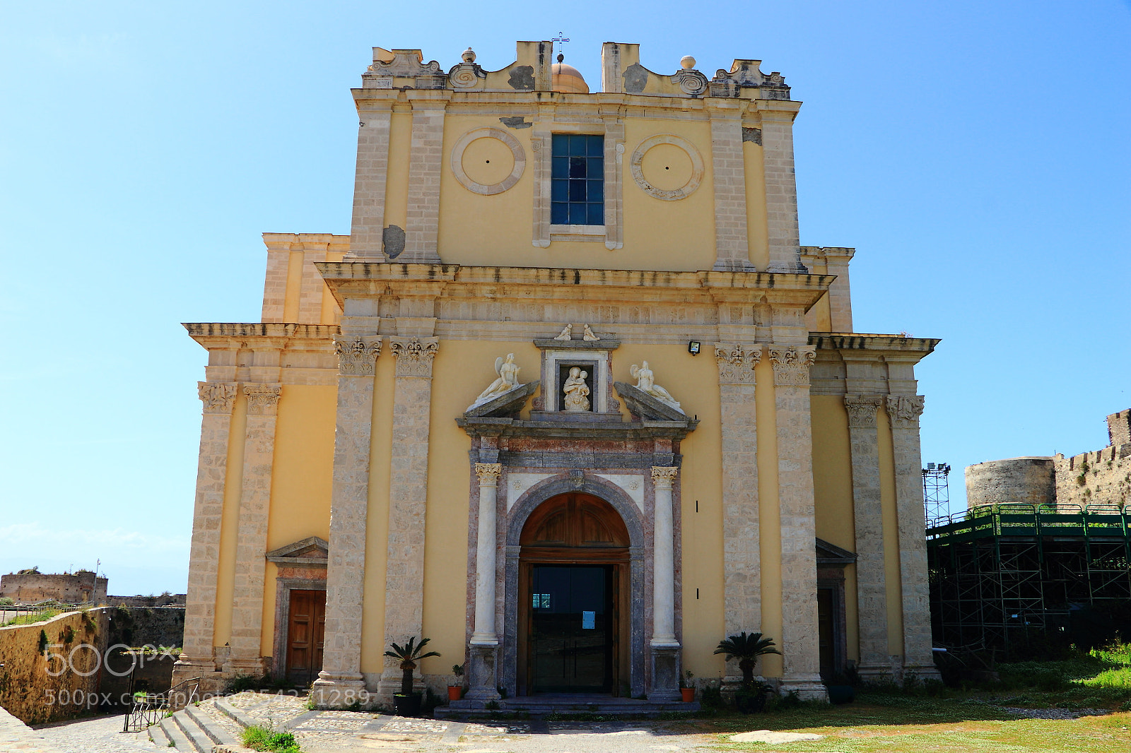 Canon EOS 80D sample photo. Chiesa dentro il castello photography