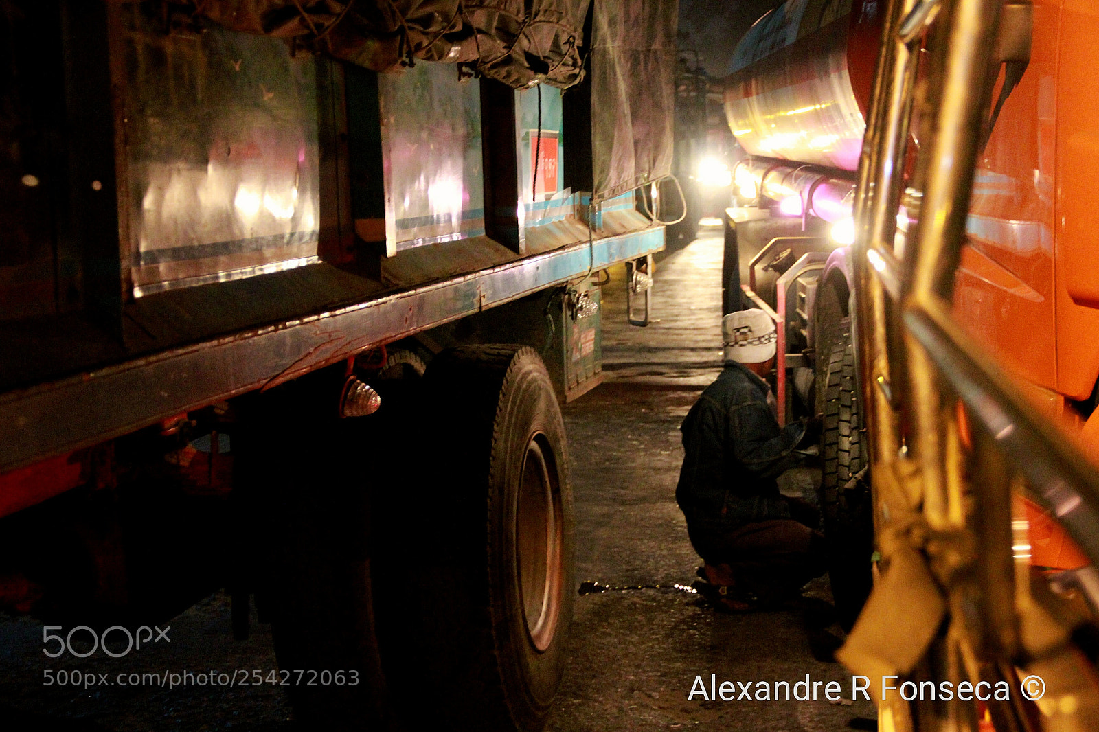 Canon EOS 7D sample photo. Fixing the tire photography