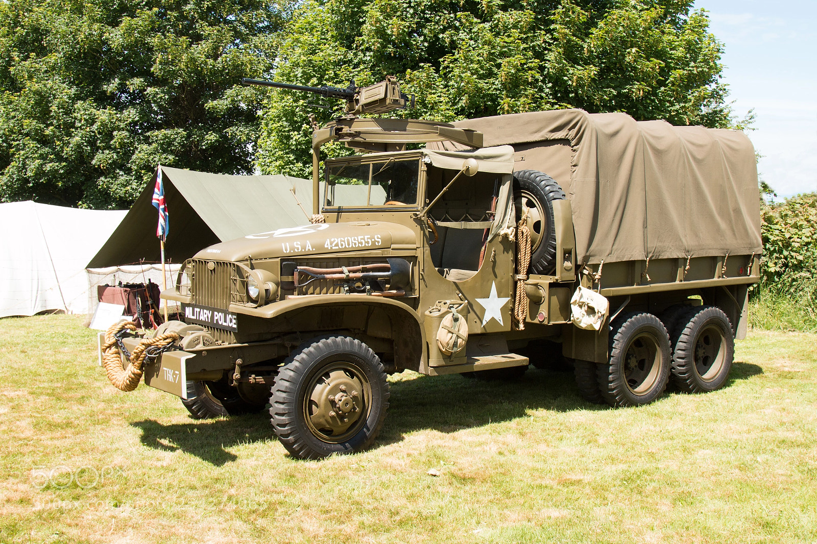 Canon EOS 70D sample photo. American military vehicles photography