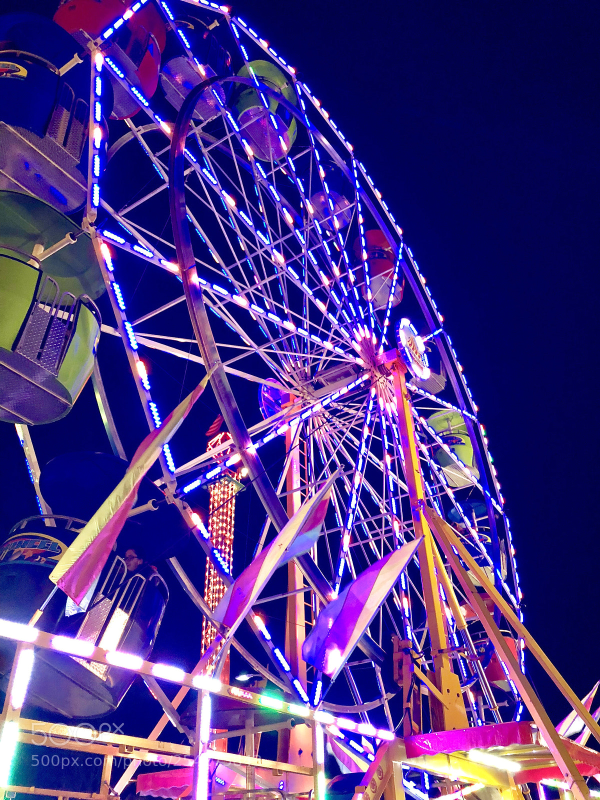 Apple iPhone 8 Plus sample photo. Ferris wheel photography
