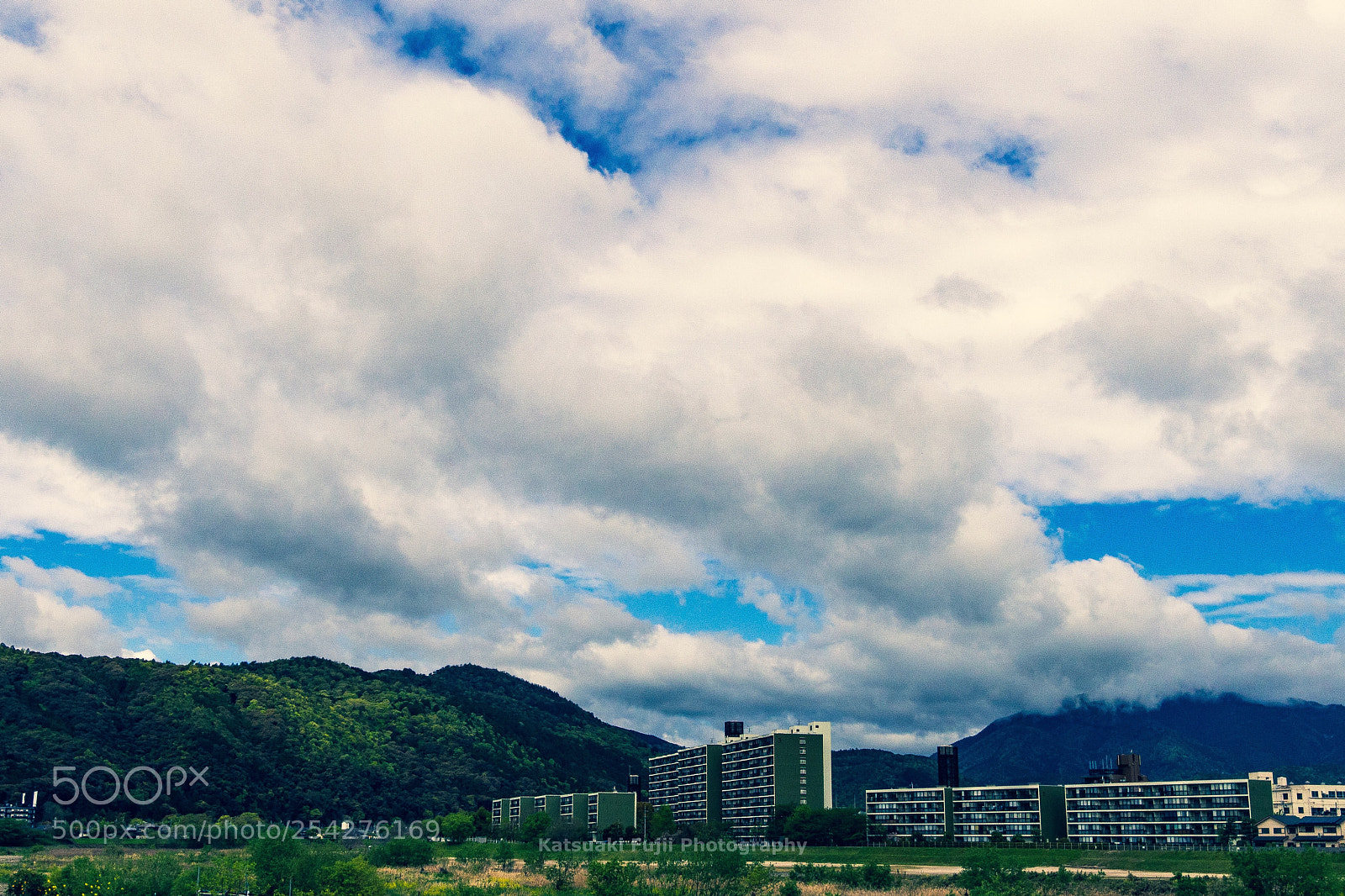 Olympus OM-D E-M10 sample photo. Cluster of cloud photography