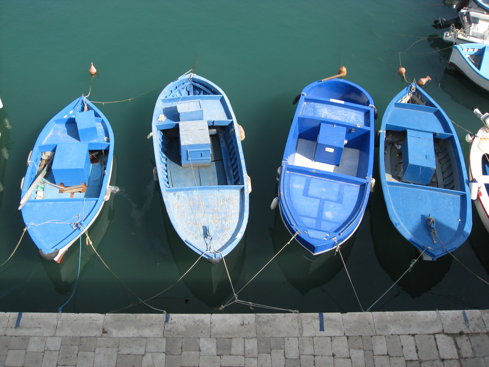 Canon POWERSHOT SD850 IS sample photo. Blue boats - emerald waters photography
