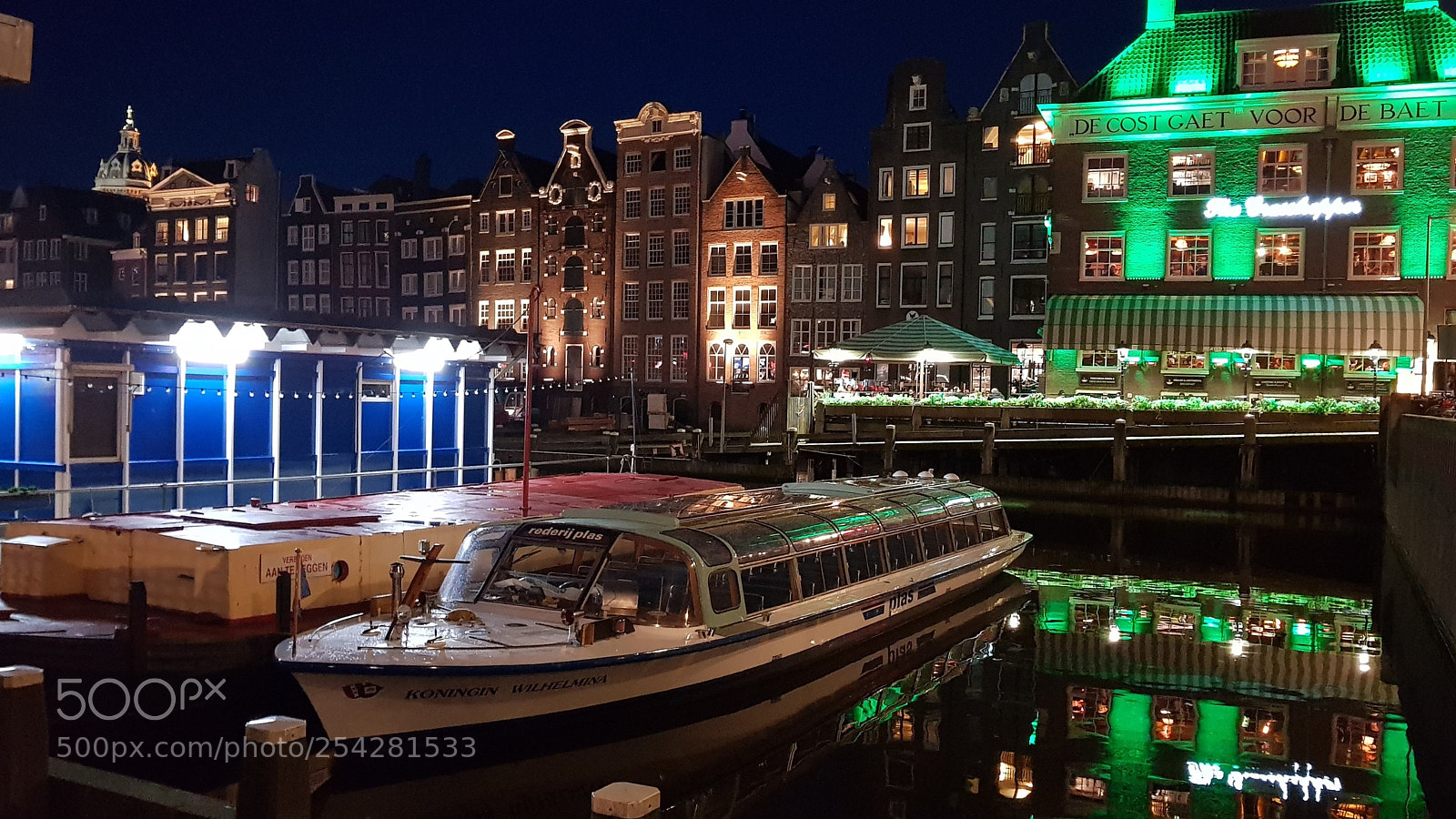 Samsung Galaxy S8+ sample photo. Boat and night photography