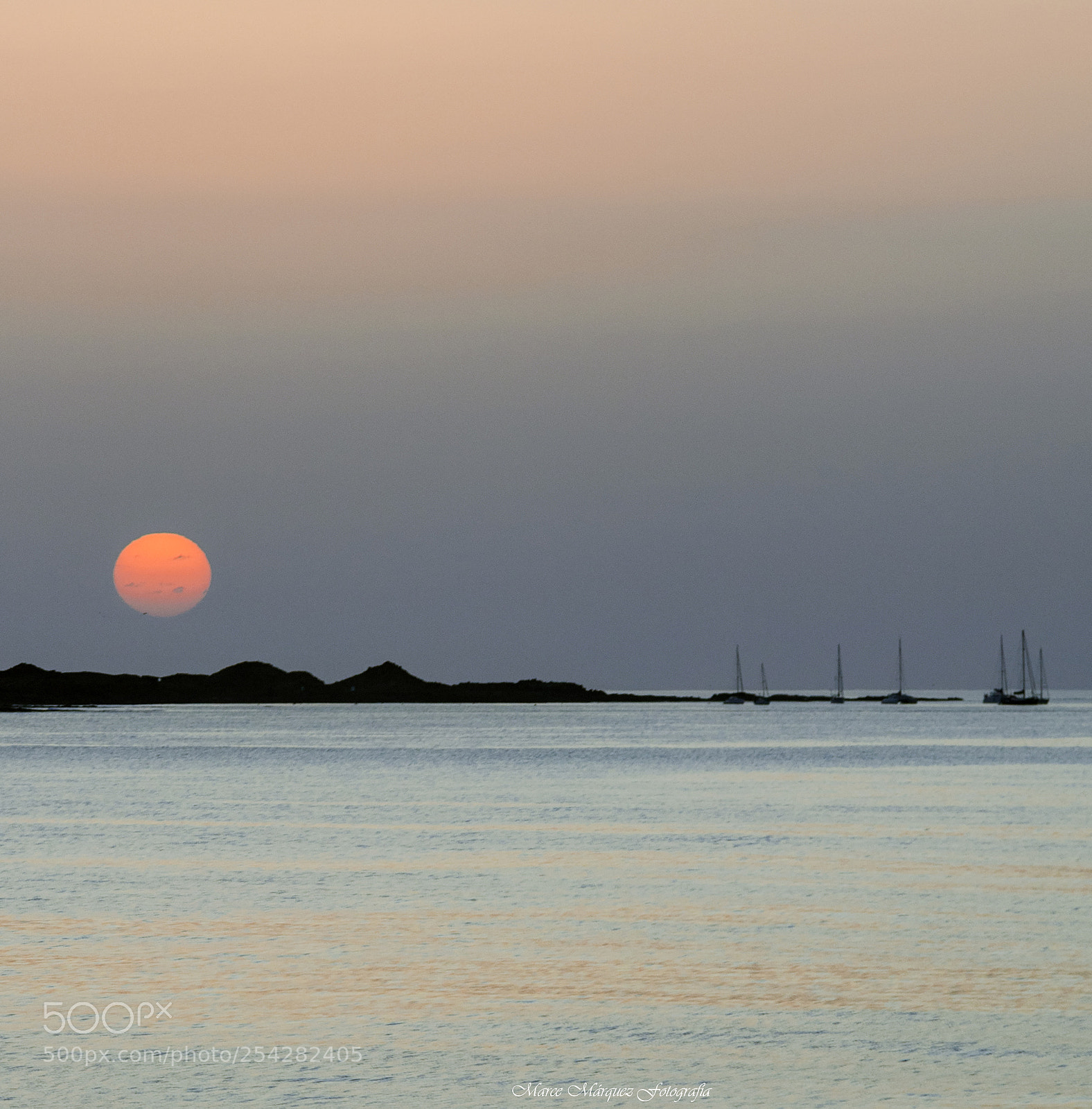 Canon EOS 5DS sample photo. Amanecer sobre el islote photography