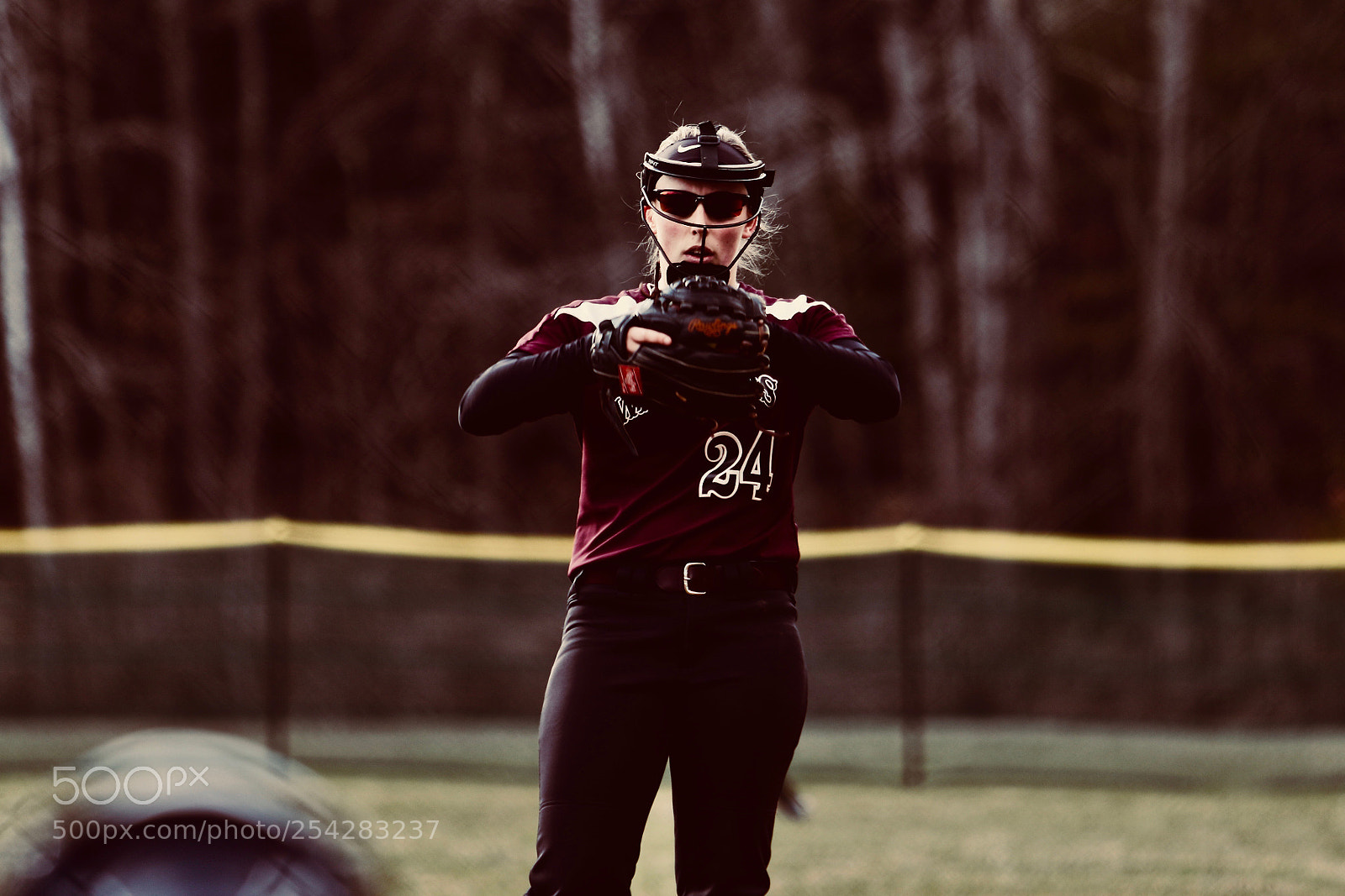 Canon EOS 7D Mark II sample photo. Ready in the circle photography