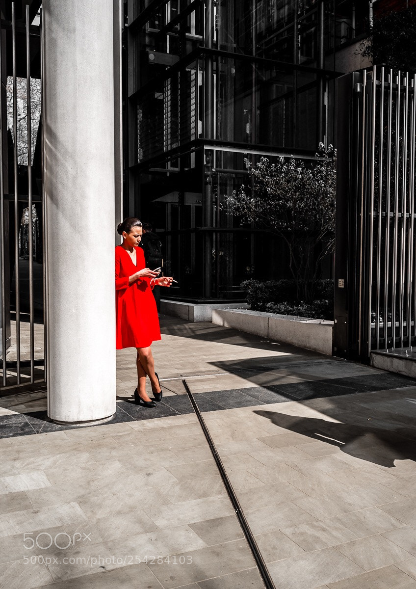 Leica Q (Typ 116) sample photo. The lady in red photography