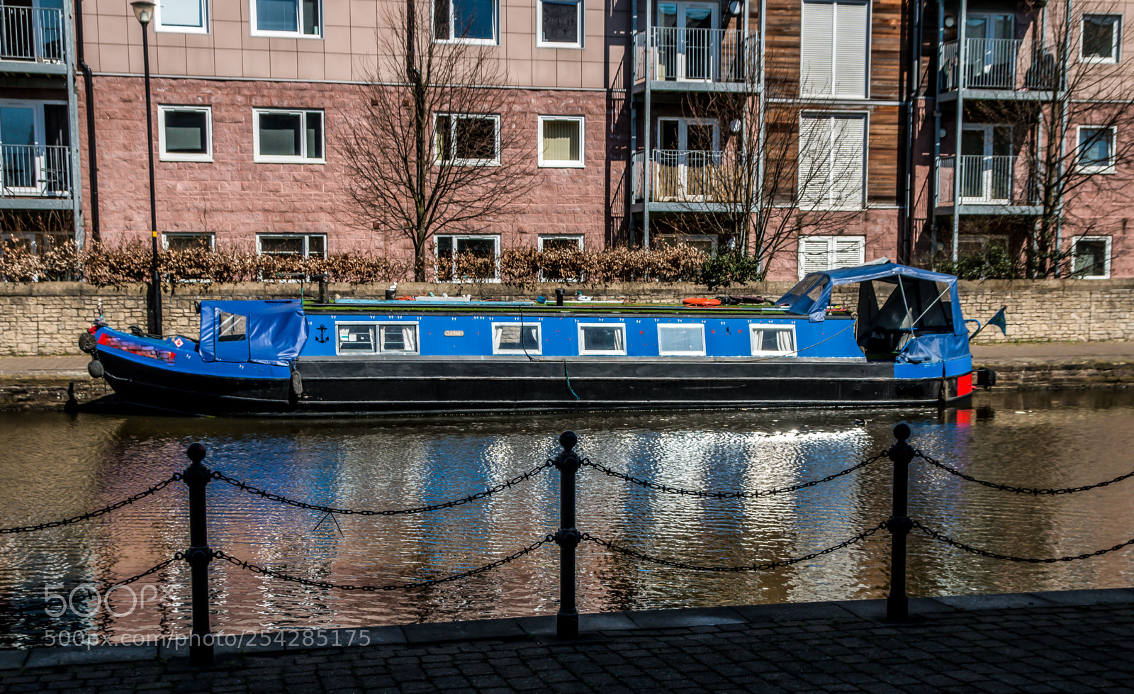 Canon EOS 70D sample photo. Royal blue barge photography