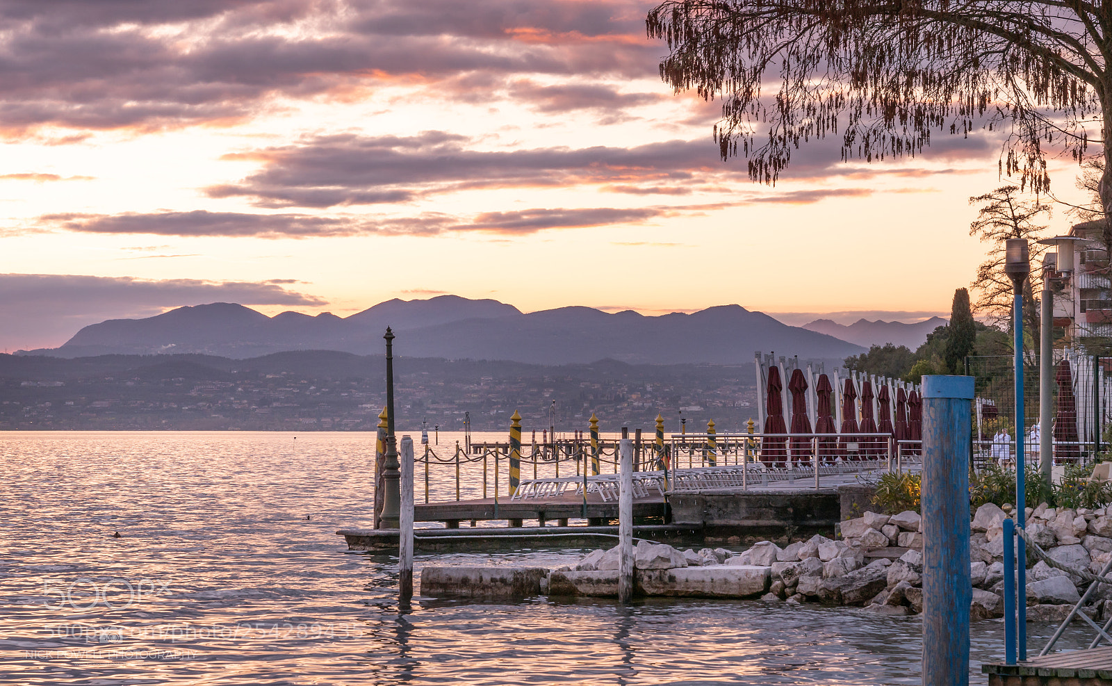 Panasonic Lumix DC-G9 sample photo. Sunset at lake garda photography