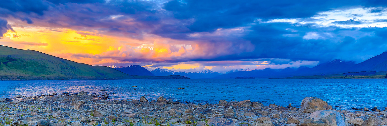 Canon EOS 5D Mark IV sample photo. Sunset on lake tekapo photography