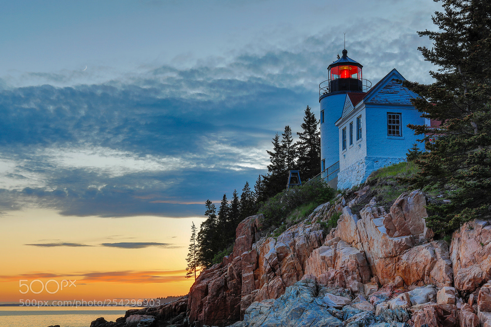 Canon EOS 5D Mark IV sample photo. Bass harbor lighthouse photography