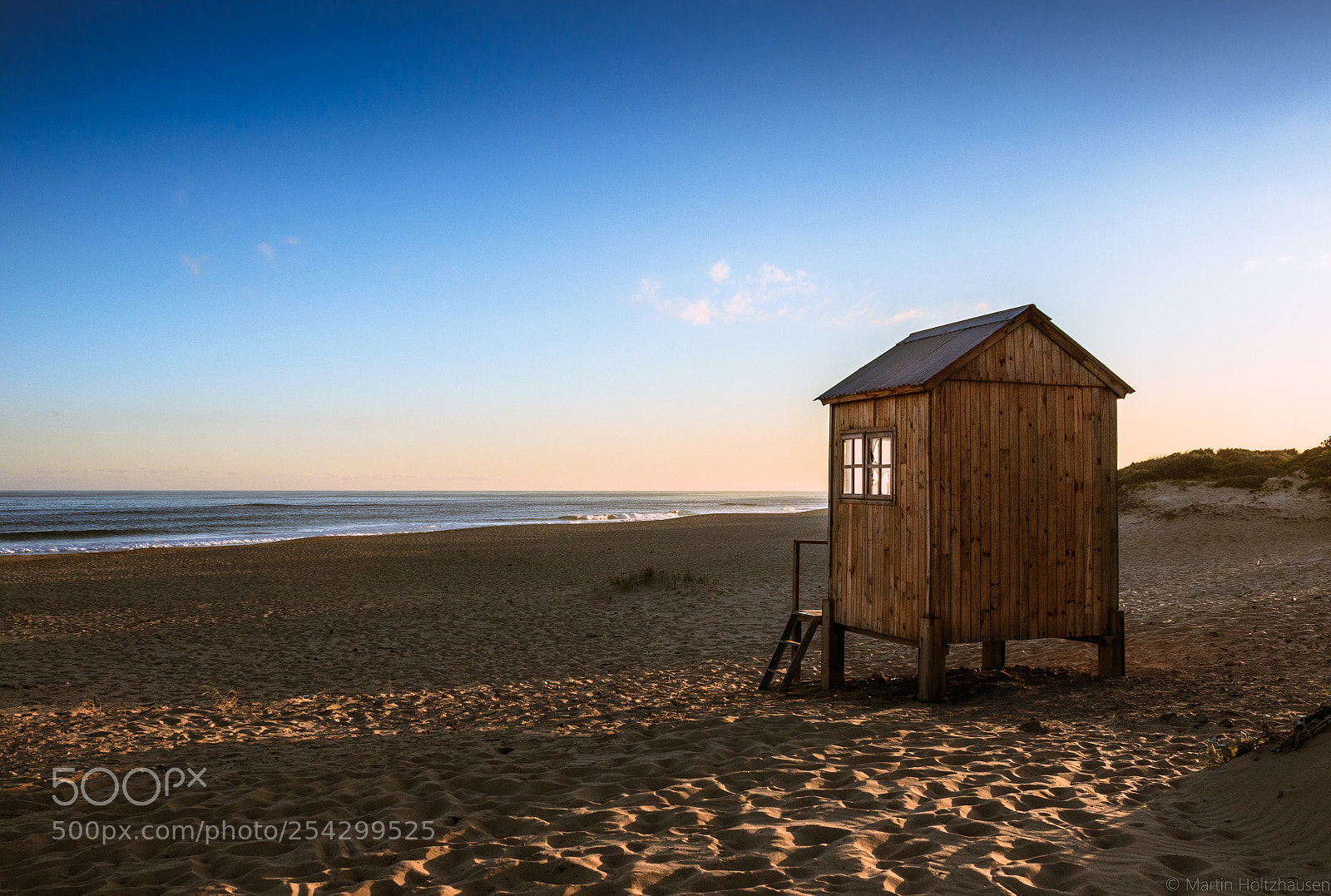 Canon EOS 650D (EOS Rebel T4i / EOS Kiss X6i) sample photo. Lifeguard station at west photography