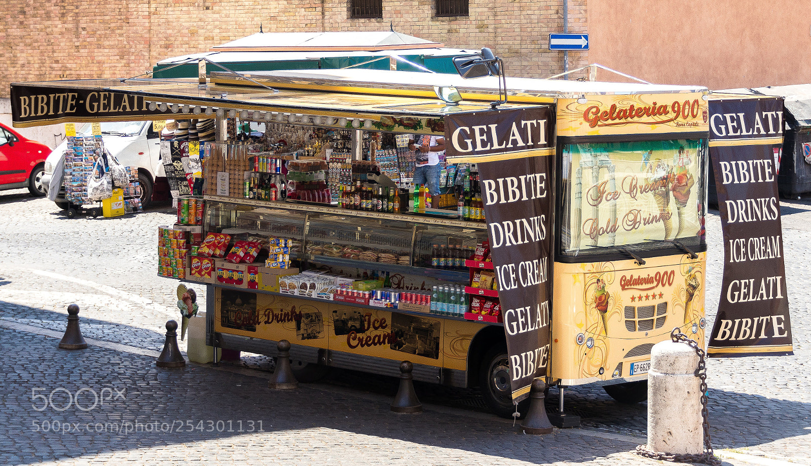 Canon EOS 77D (EOS 9000D / EOS 770D) sample photo. Food truck photography