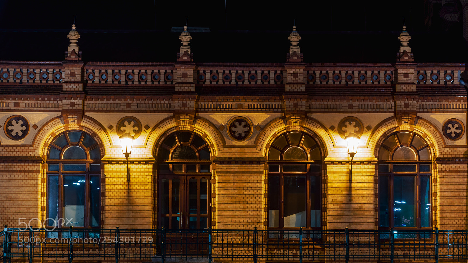 Sony ILCA-77M2 sample photo. Schwerin station 2 photography