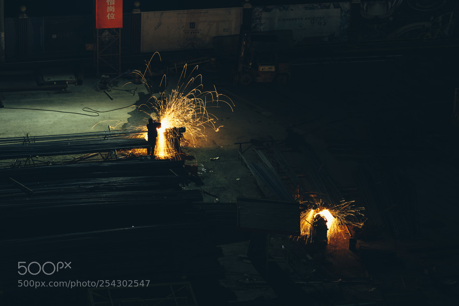 Olympus PEN-F sample photo. Workers in night photography