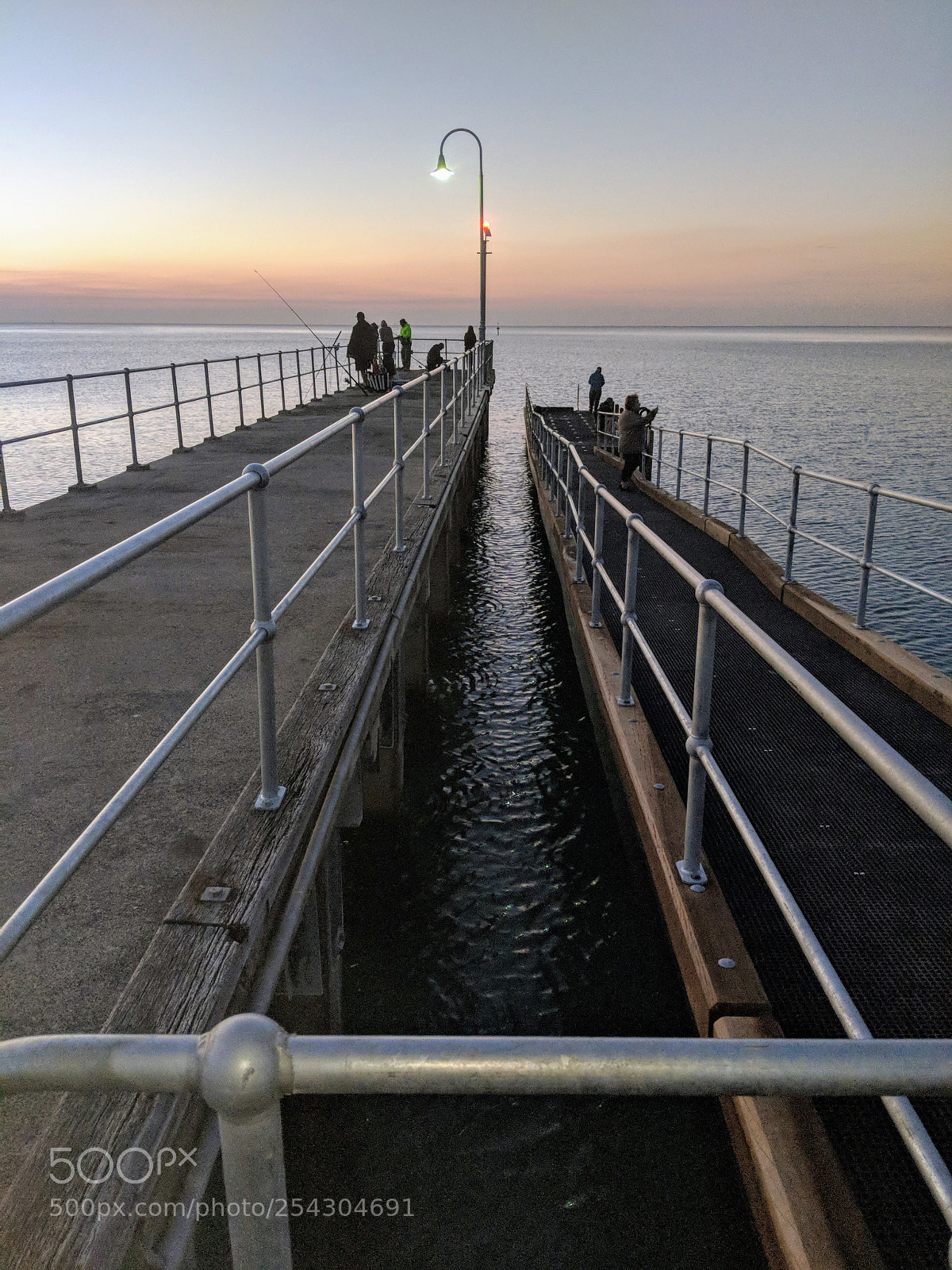 Google Pixel 2 XL sample photo. The pier photography