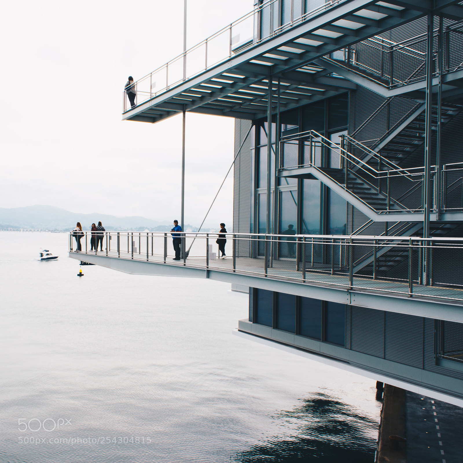 Canon EOS 700D (EOS Rebel T5i / EOS Kiss X7i) sample photo. Above water photography