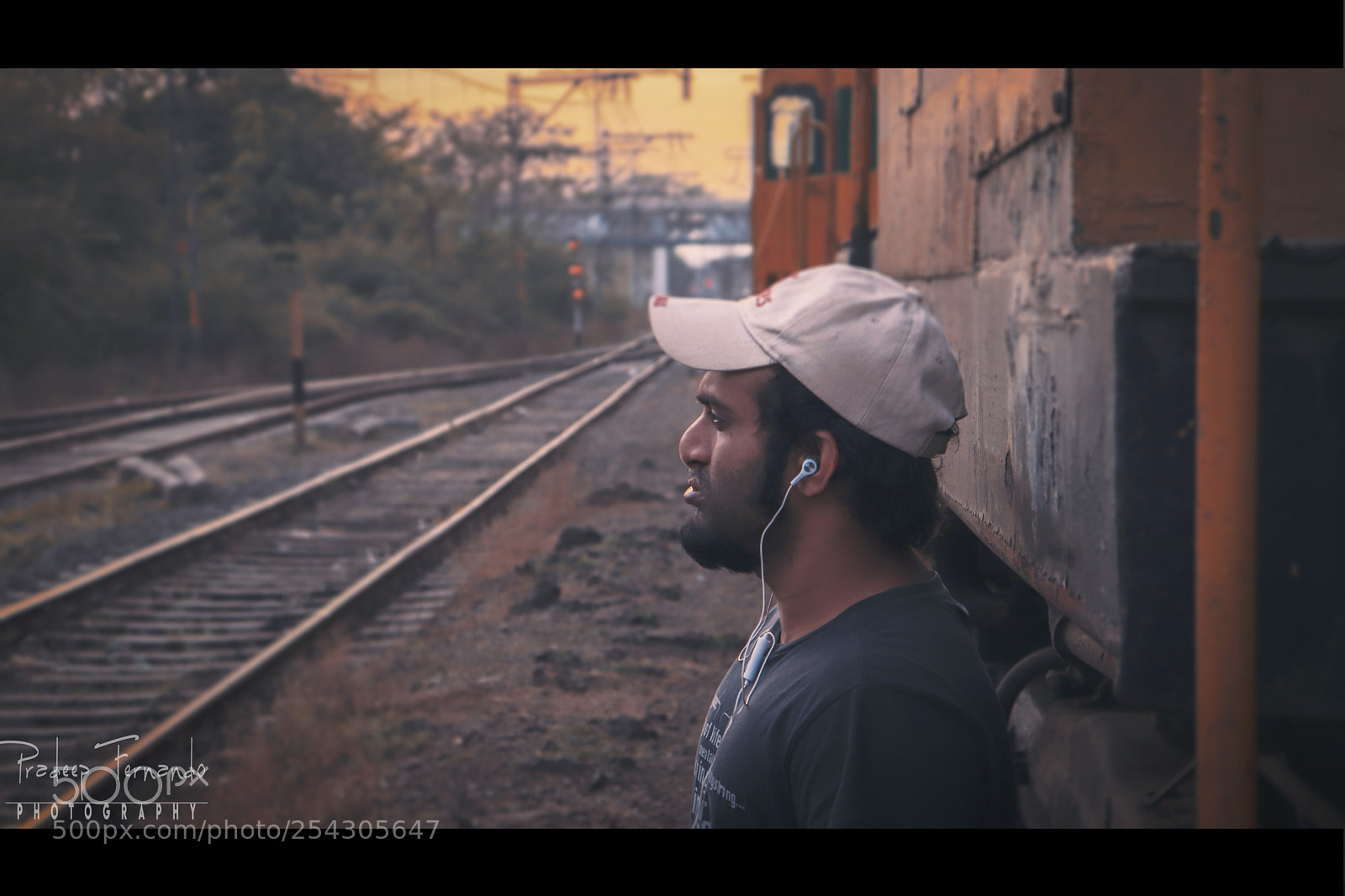 Canon EOS 200D (EOS Rebel SL2 / EOS Kiss X9) sample photo. Cinematic photography