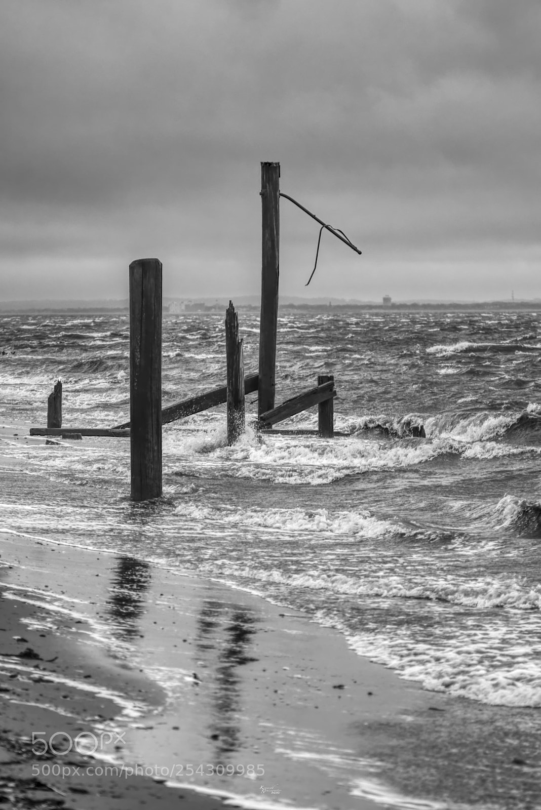 Canon EOS 80D sample photo. Battered little pier in photography