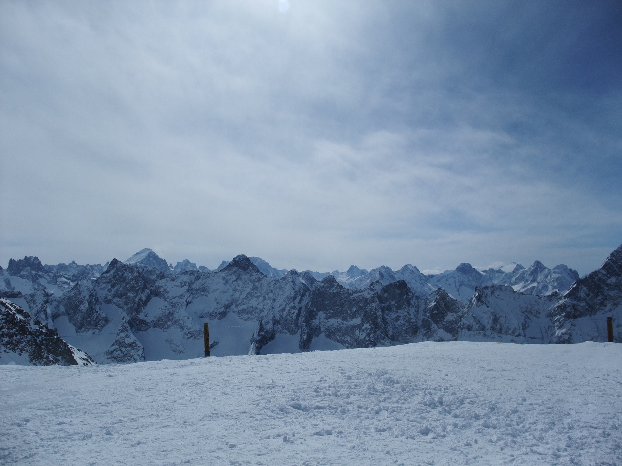 Fujifilm FinePix F100fd sample photo. Les deux alps () photography