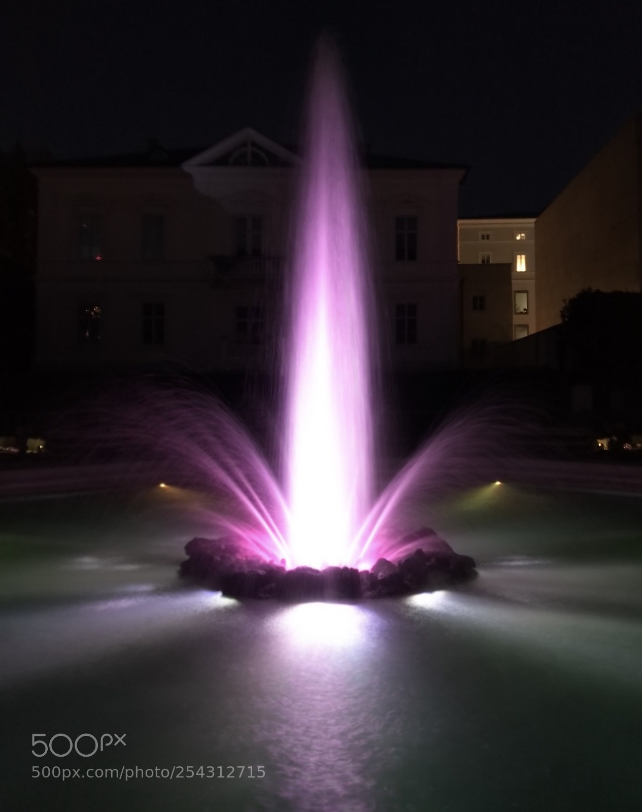 Apple iPhone 7 Plus sample photo. Fountain long exposed photography