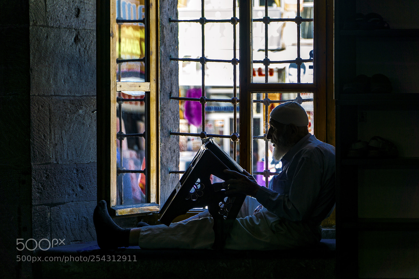 Sony a6000 sample photo. Reading is good. photography