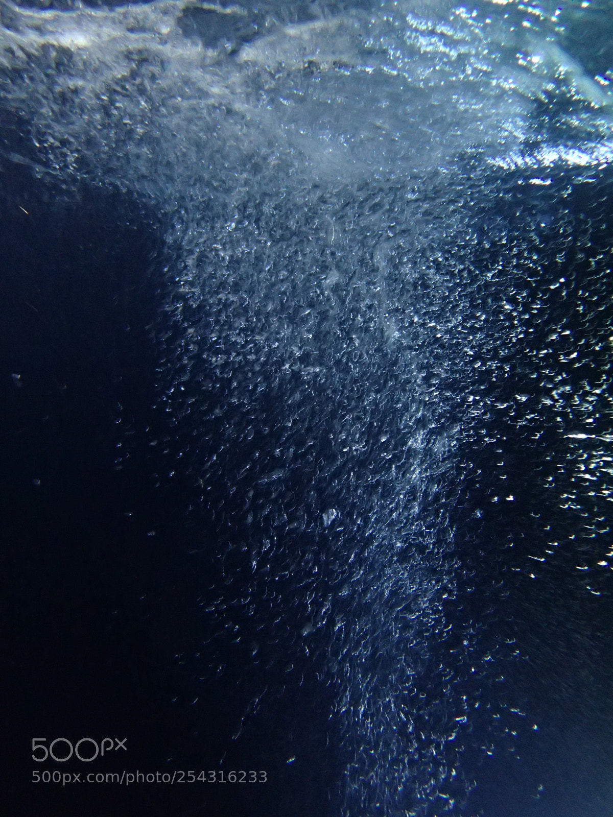Olympus TG-4 sample photo. Under water bubbles photography