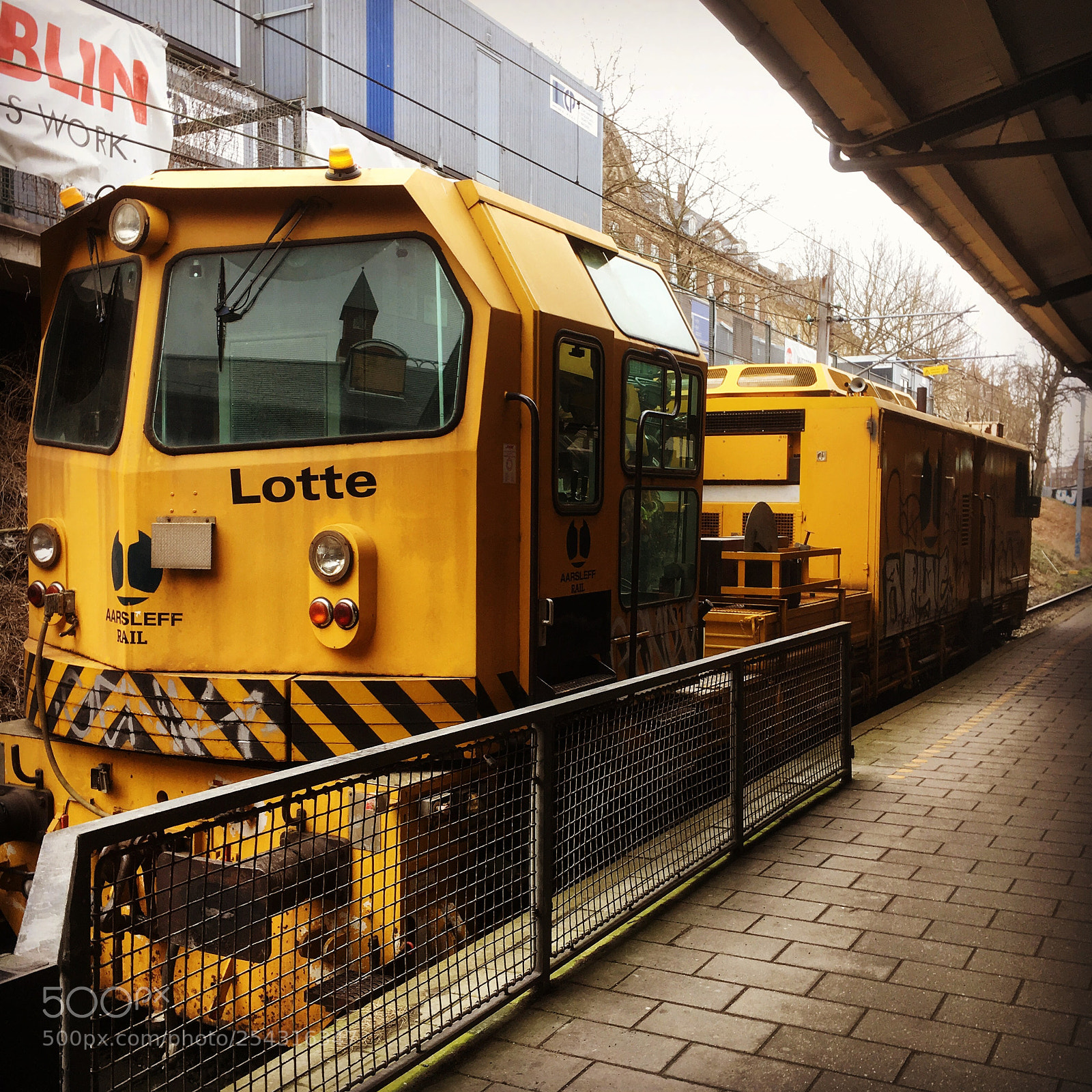Apple iPhone 6s sample photo. Train in copenhagen photography