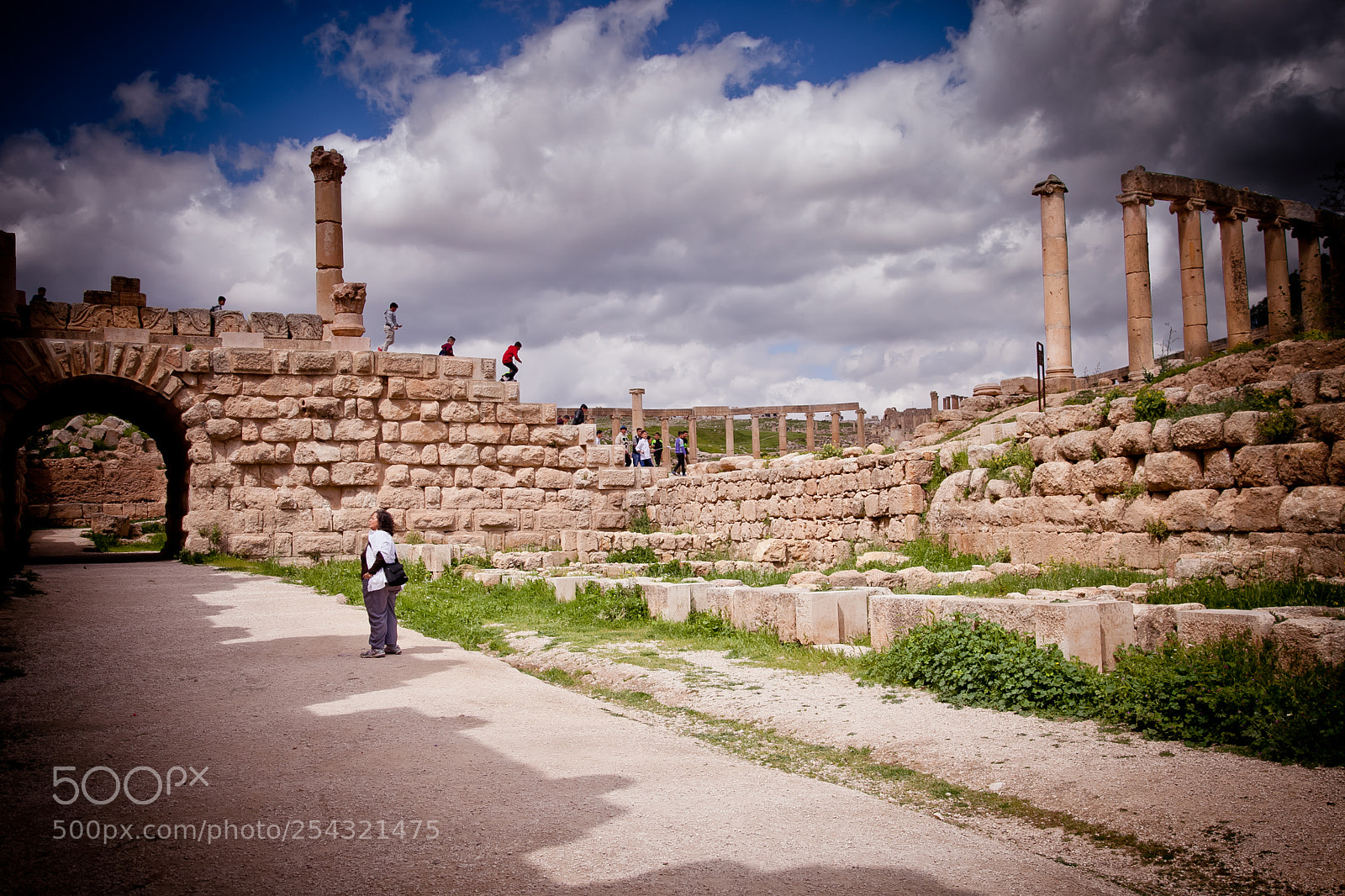 Canon EOS 5D Mark II sample photo. Exploring the ruins photography