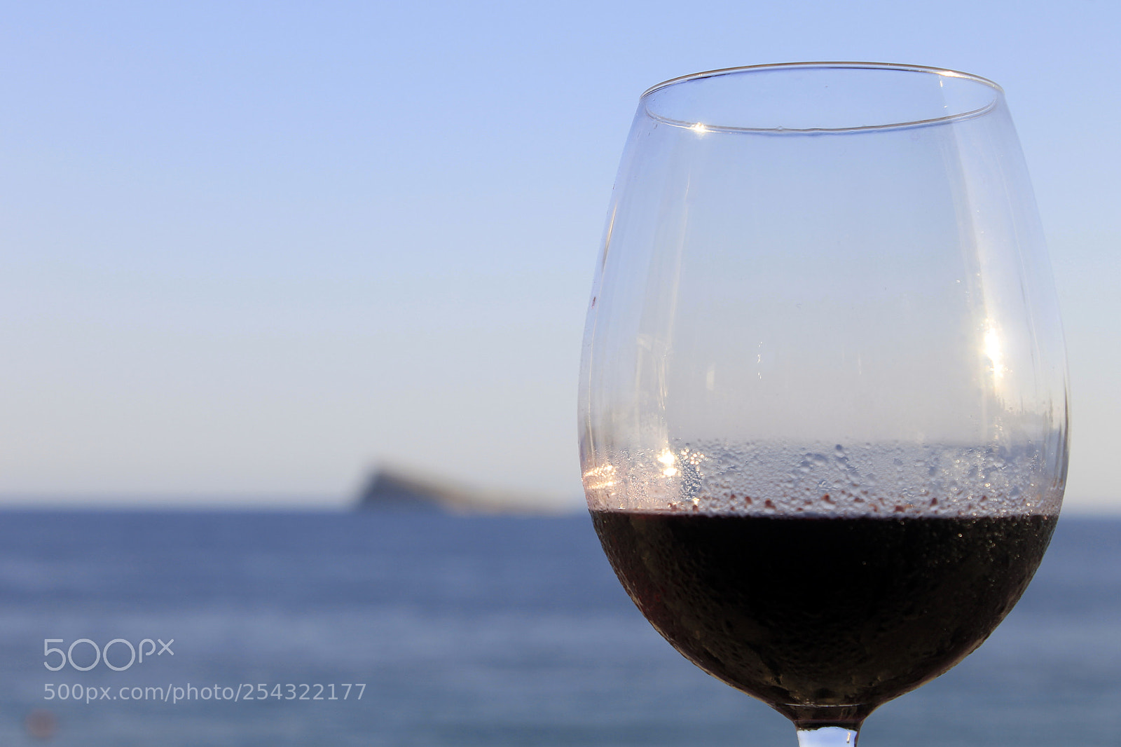 Canon EOS 1100D (EOS Rebel T3 / EOS Kiss X50) sample photo. Red wine glass lined photography