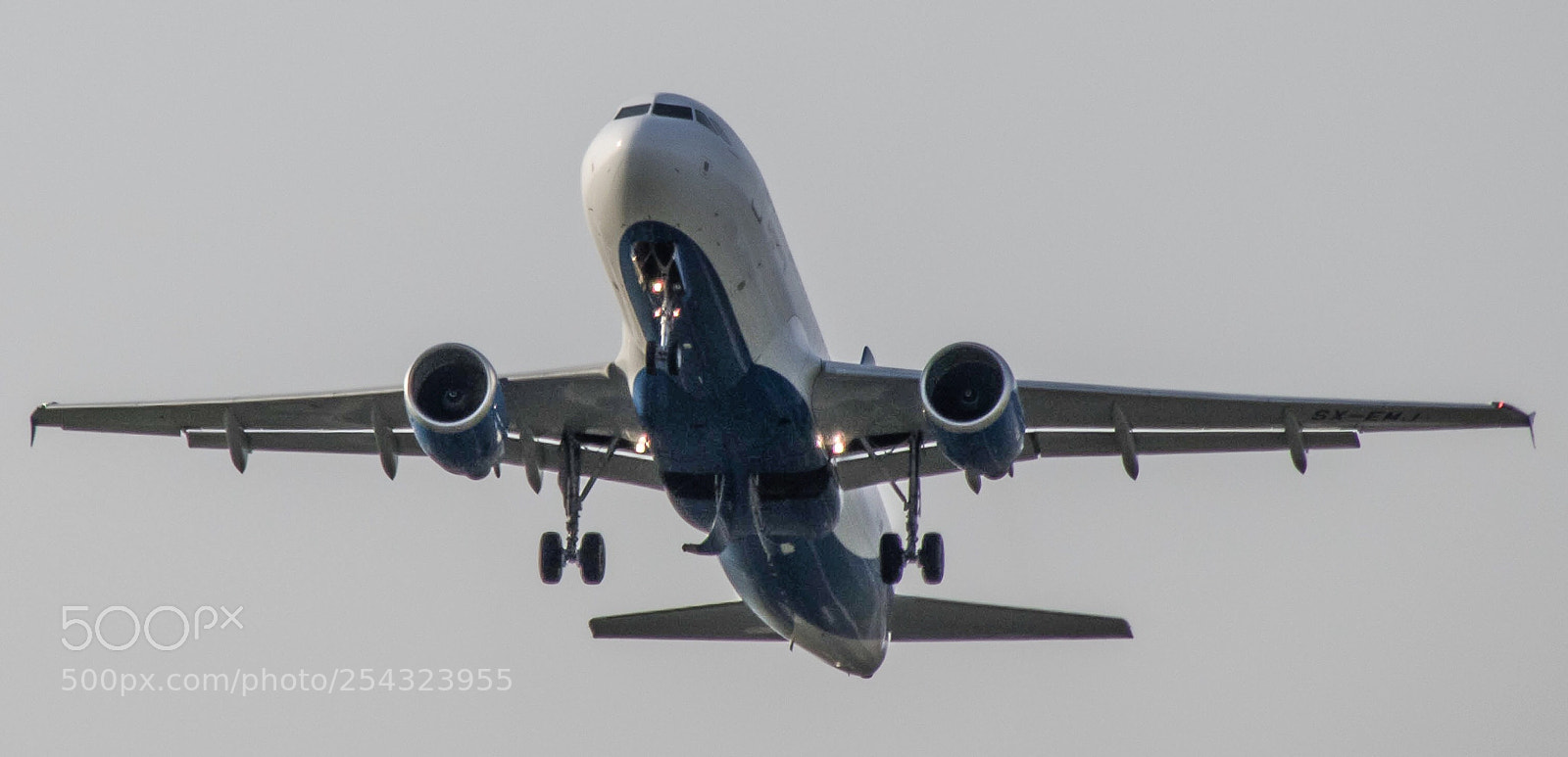 Canon EOS 750D (EOS Rebel T6i / EOS Kiss X8i) sample photo. Airplane spotting photography
