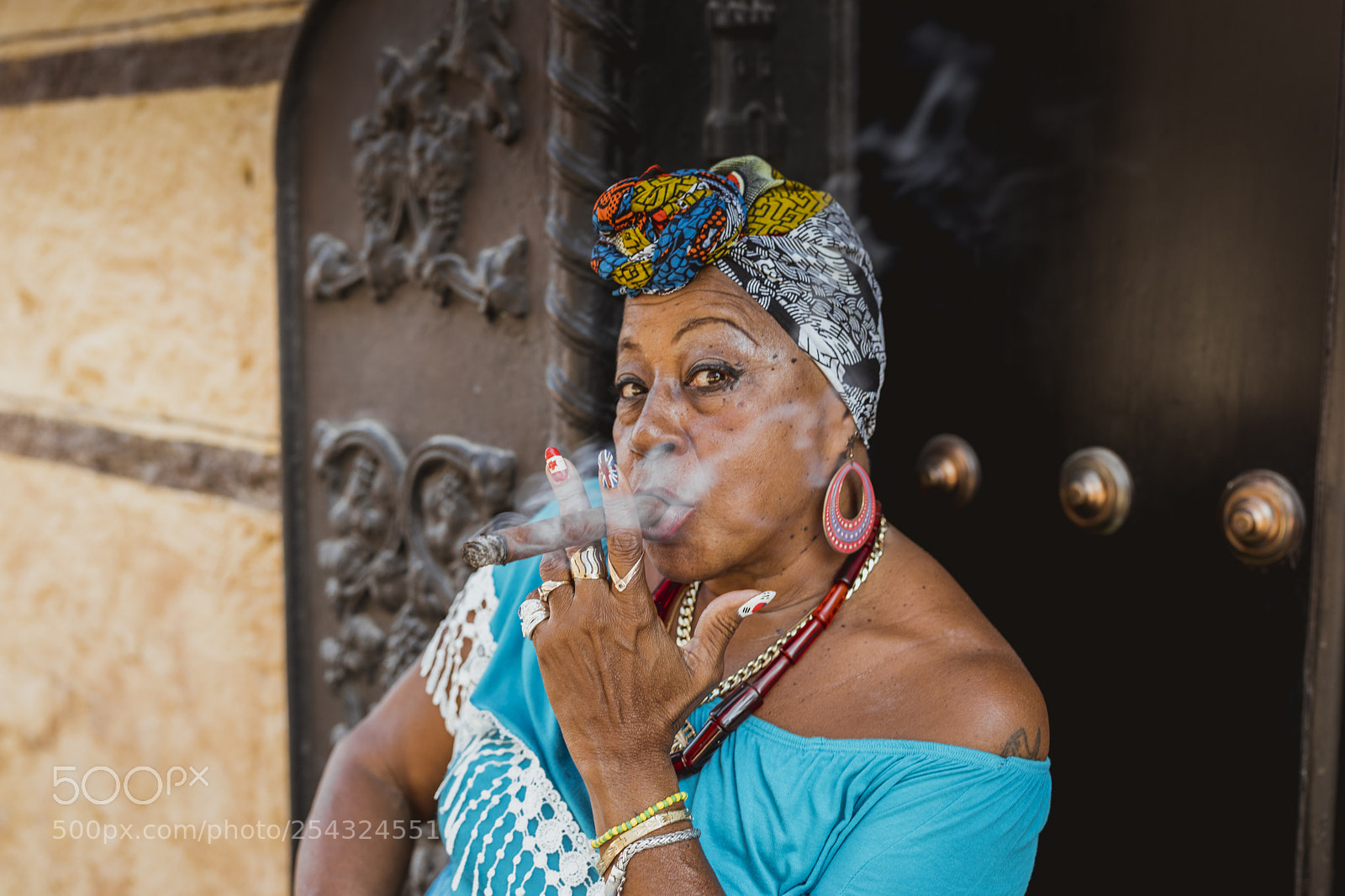Canon EOS 5D Mark IV sample photo. Cuban cigarettes photography