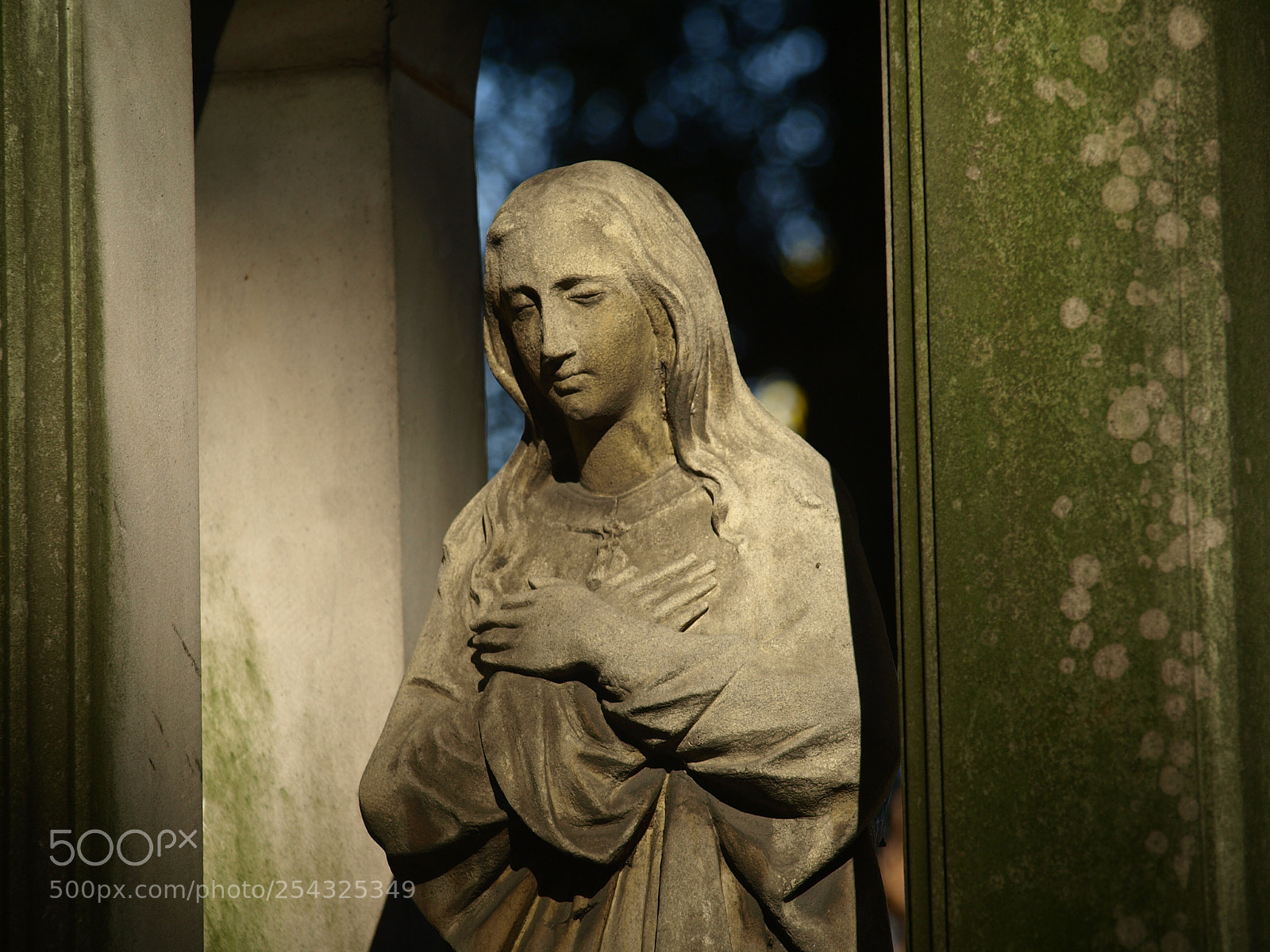 Olympus E-510 (EVOLT E-510) sample photo. I pray for you photography