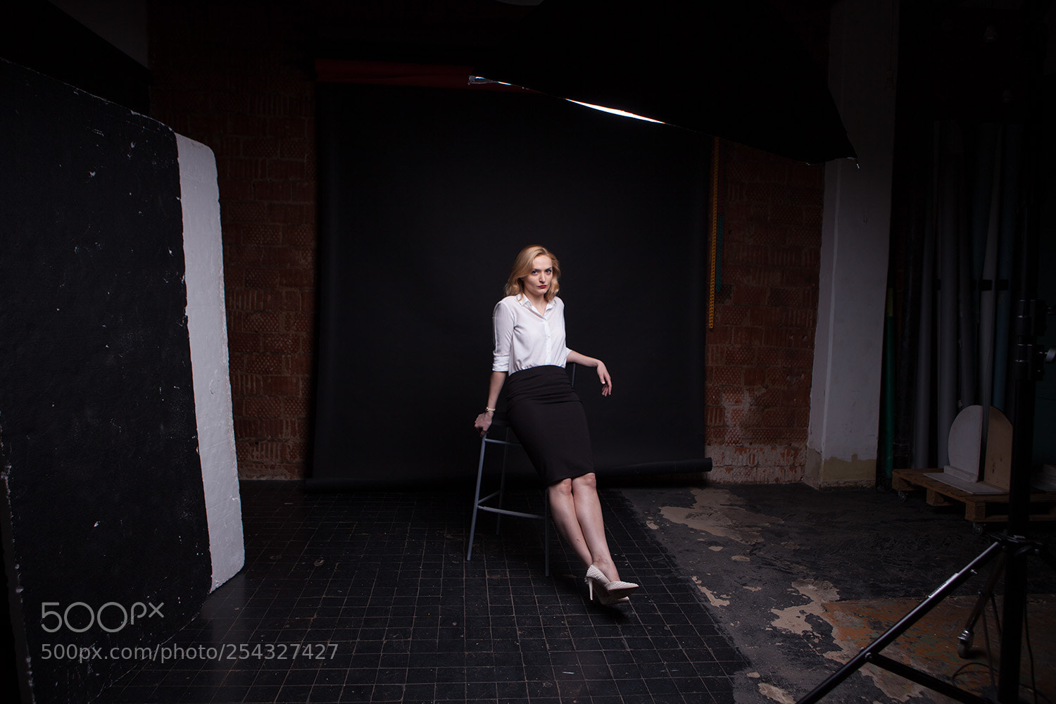 Canon EOS 5D Mark II sample photo. Studio photography