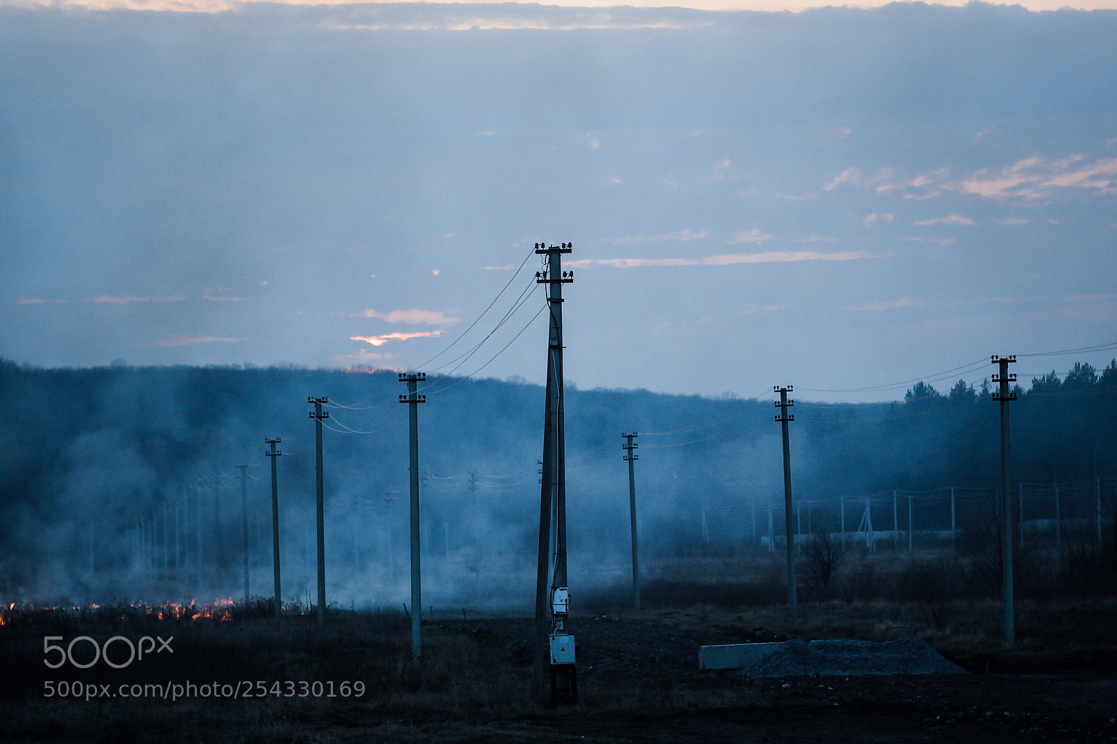 Canon EOS 600D (Rebel EOS T3i / EOS Kiss X5) sample photo. Power line on a photography