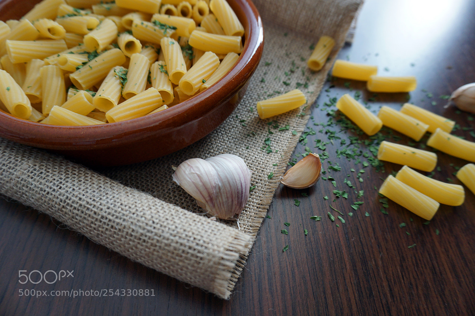Sony a5100 sample photo. Bowl of round clay photography