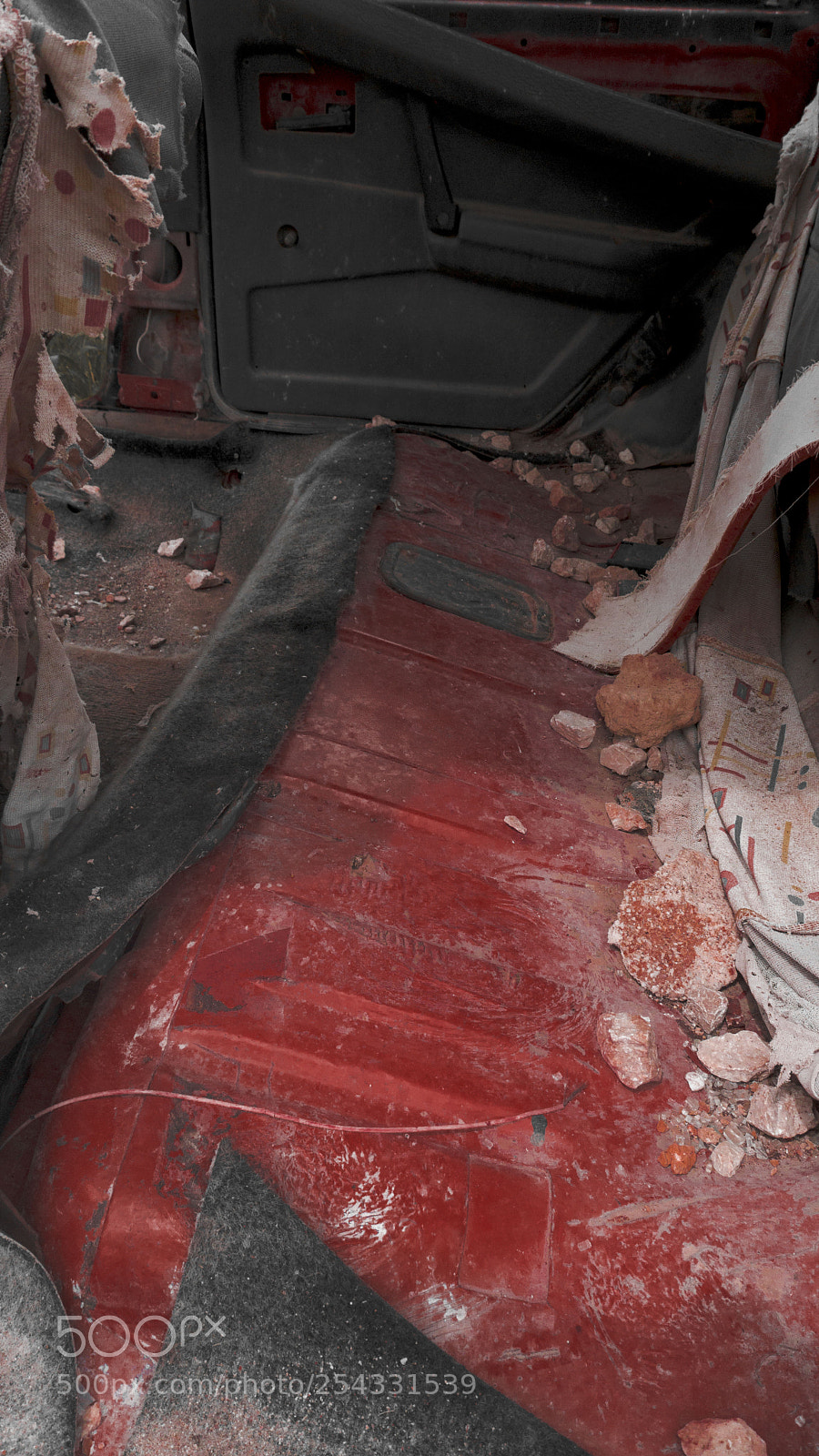 Sony a6000 sample photo. Red crushed car photography